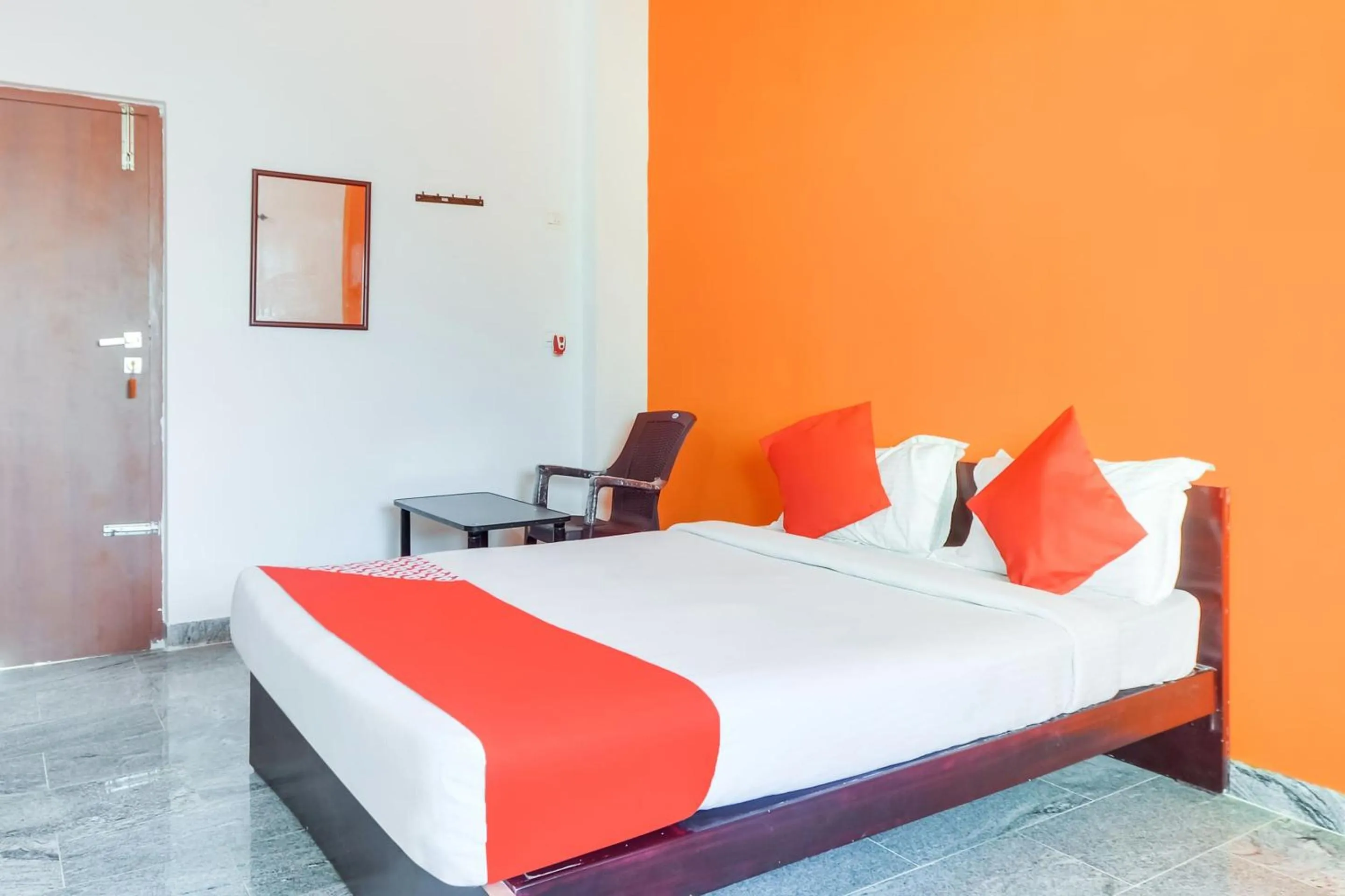 Bedroom in Super OYO Flagship New Cresent Park