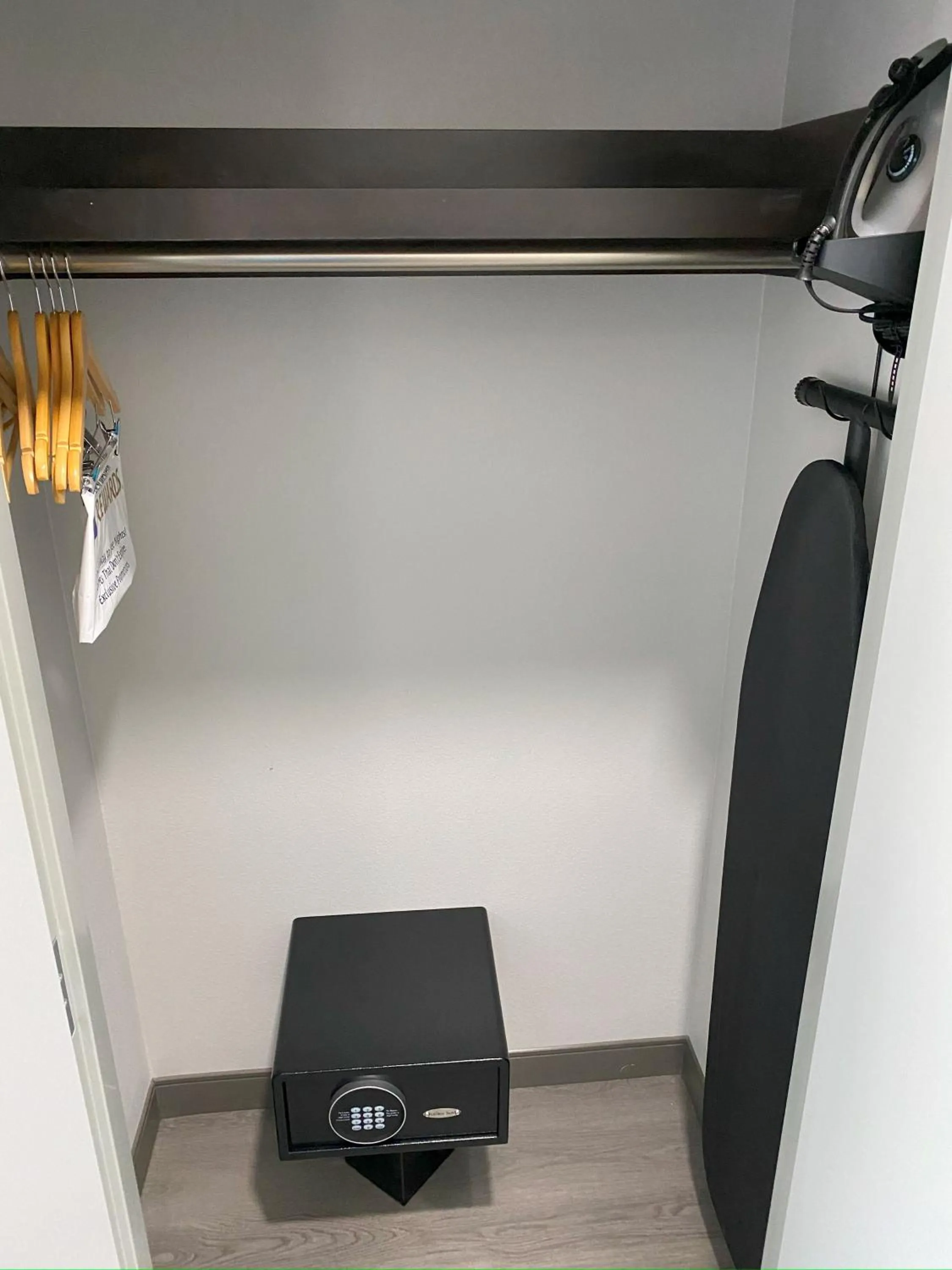 Bedroom in Best Western Plus Executive Residency Nashville Antioch