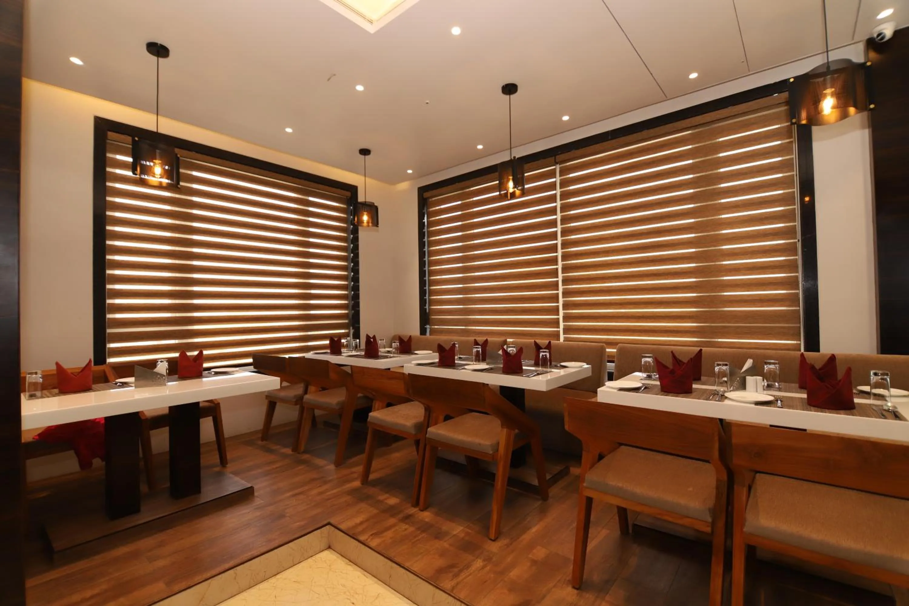 Restaurant/places to eat in ECONEST HOTEL