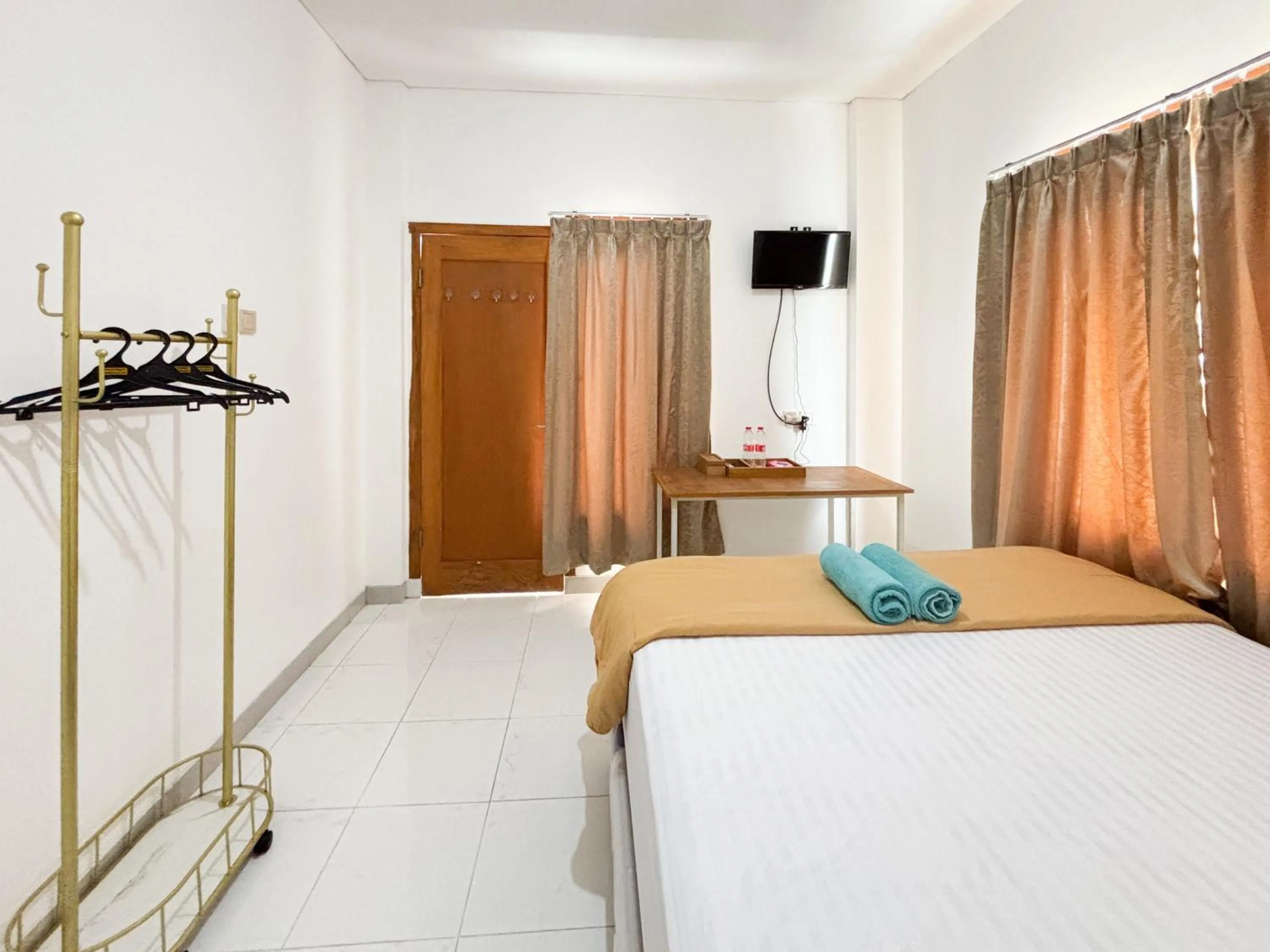 Bedroom, Bed in Sofia Residence Syariah Mitra RedDoorz