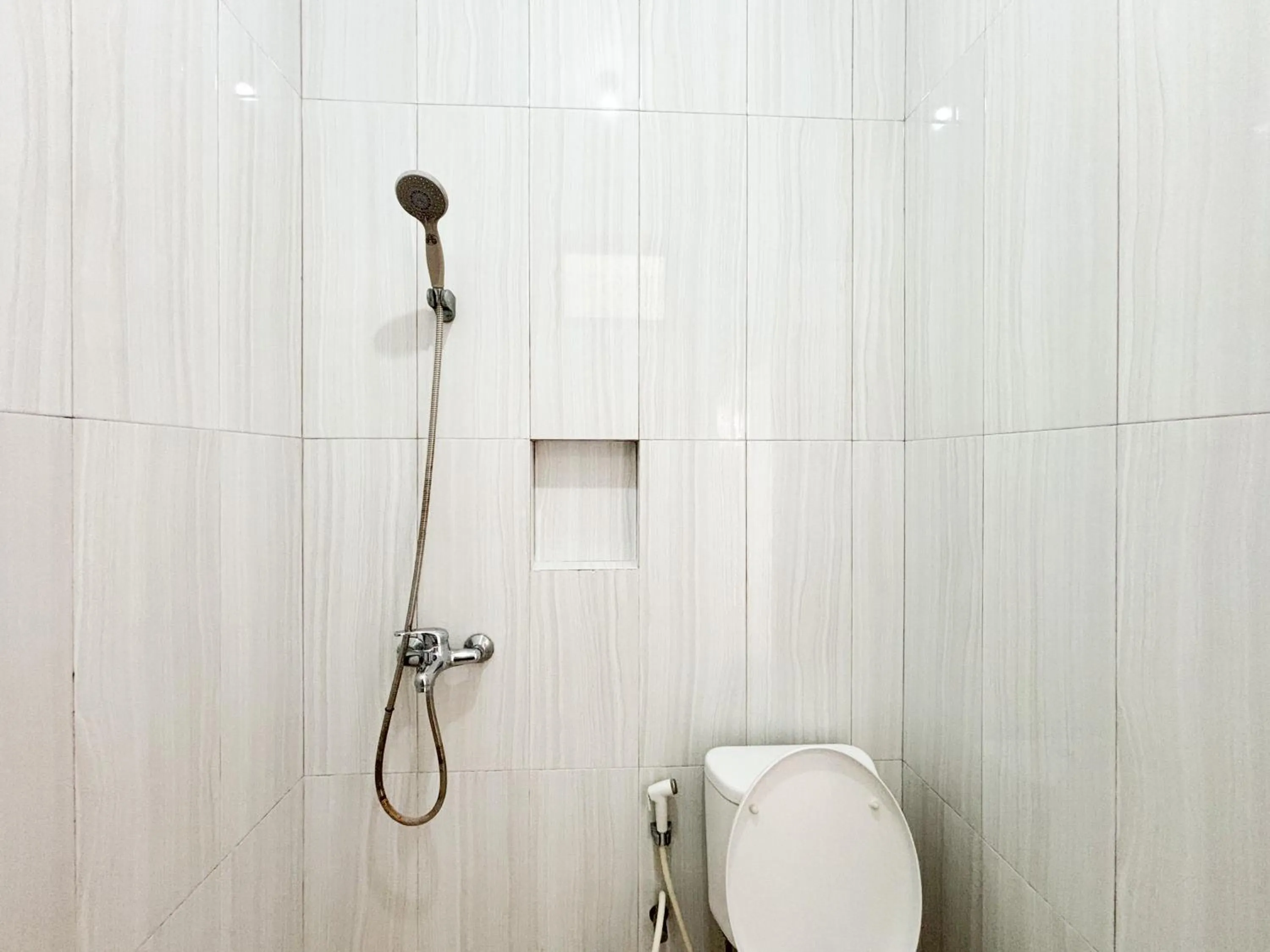 Bathroom in Sofia Residence Syariah Mitra RedDoorz