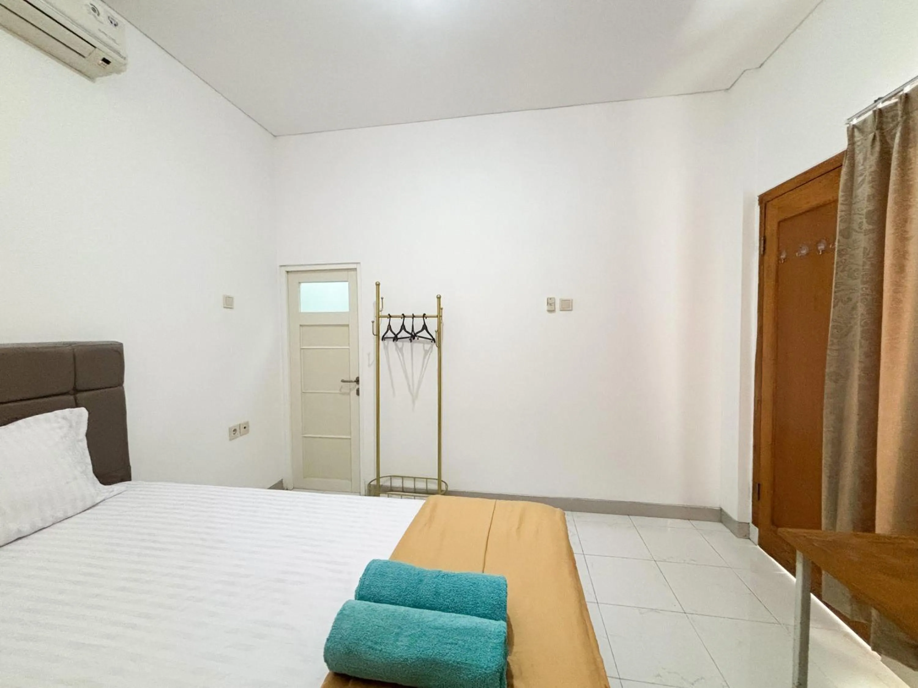 Bedroom, Bed in Sofia Residence Syariah Mitra RedDoorz