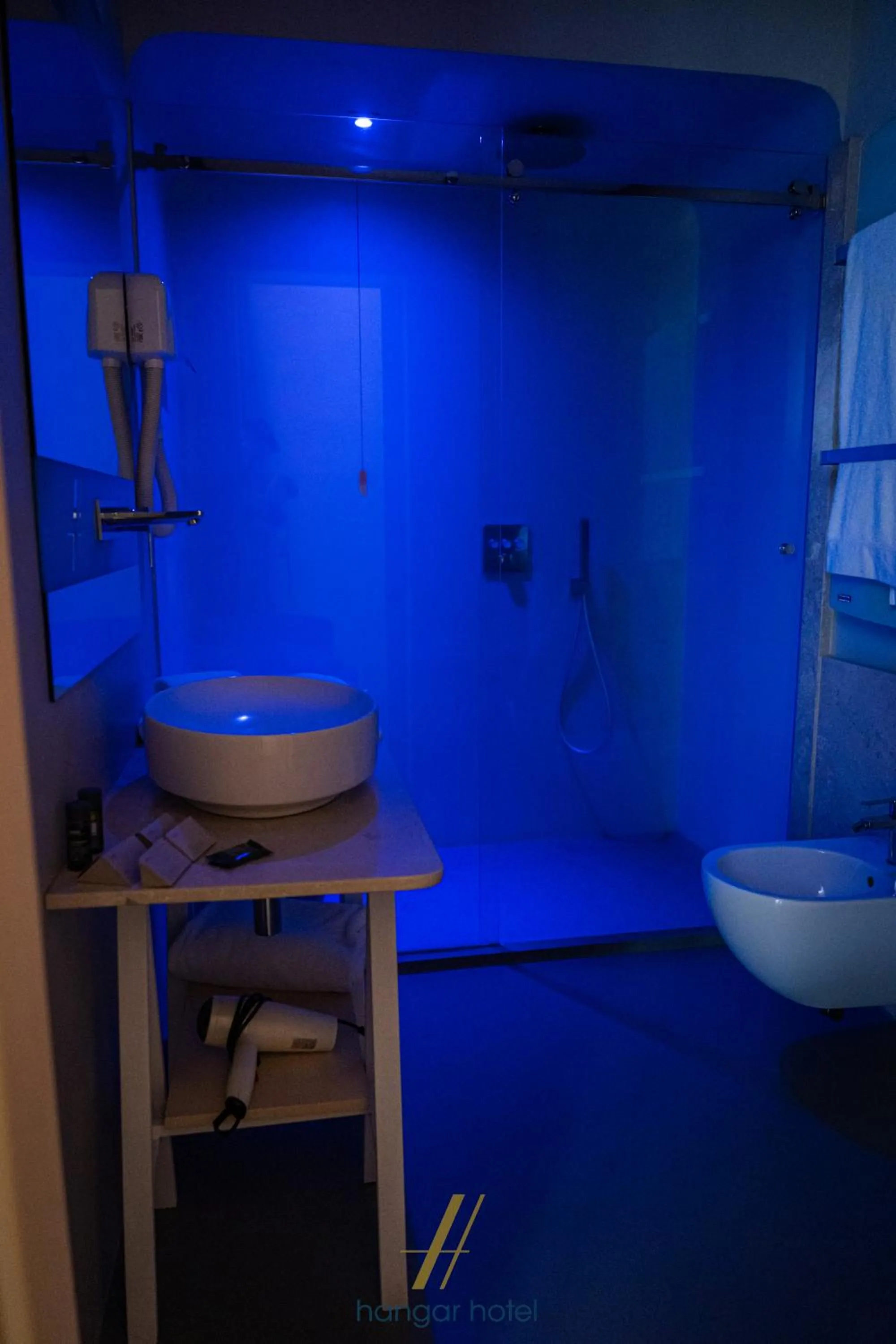 Bathroom in Hangar Hotel