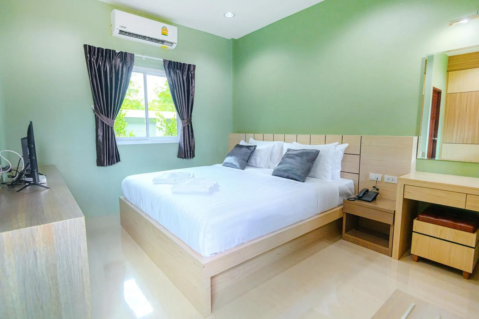 Bed in Avarin Resort