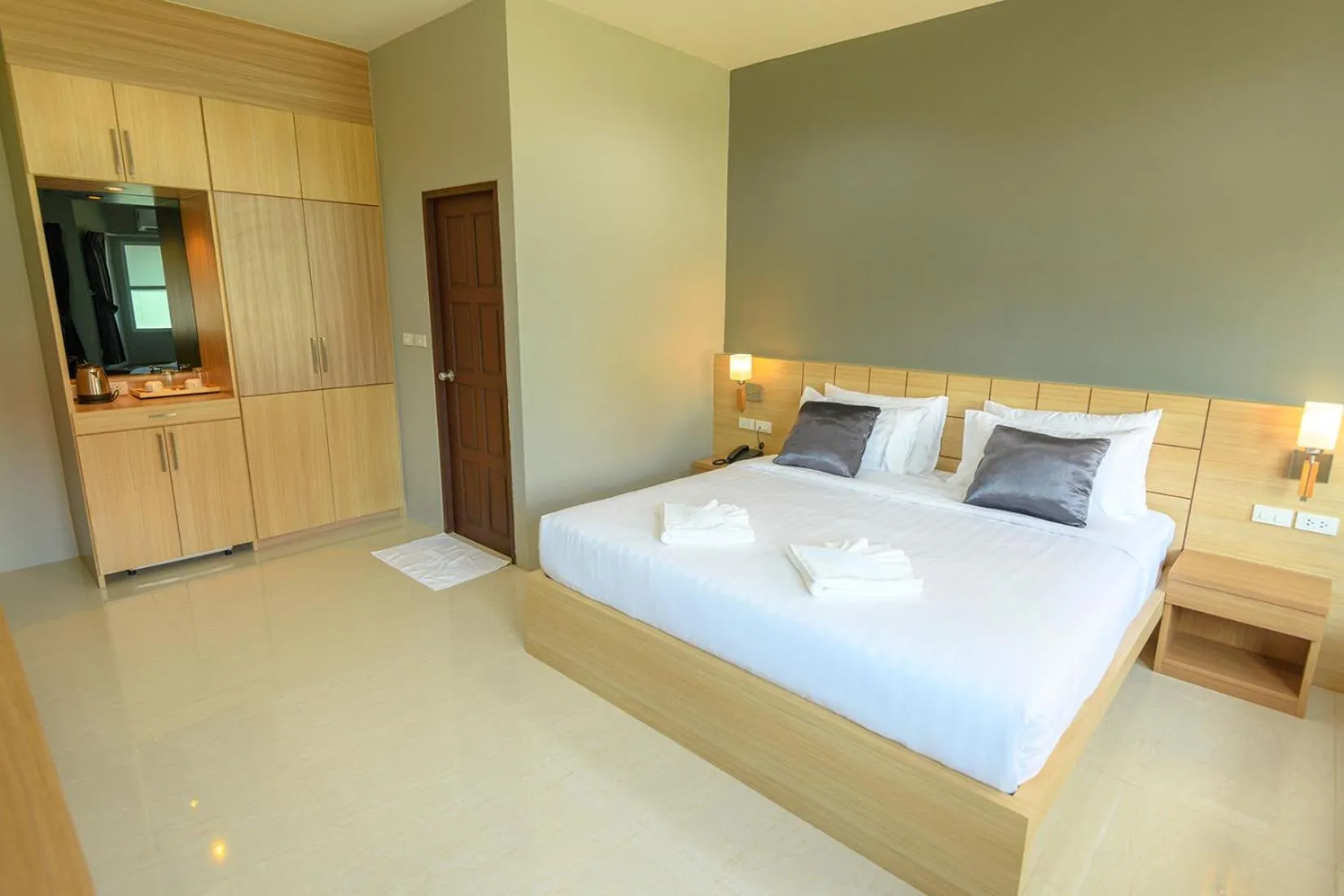 Bed in Avarin Resort