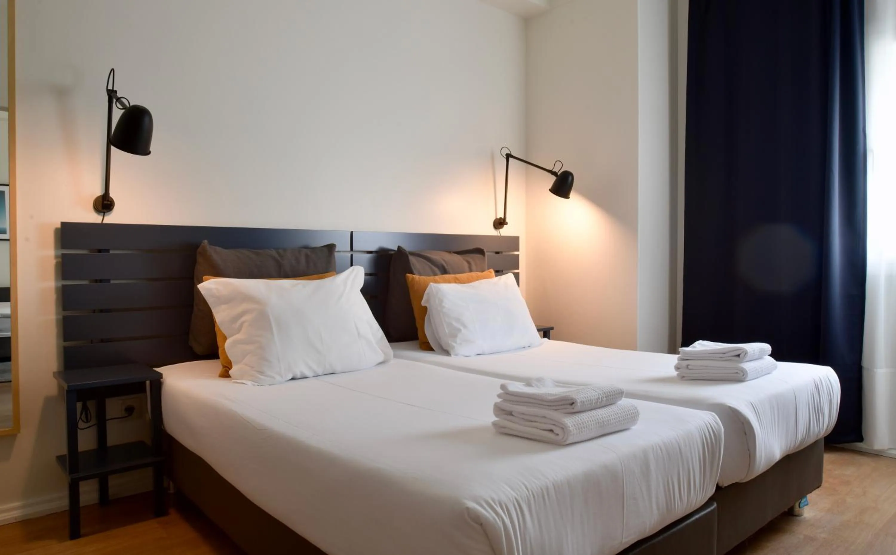 Bedroom, Bed in Spot Apartments