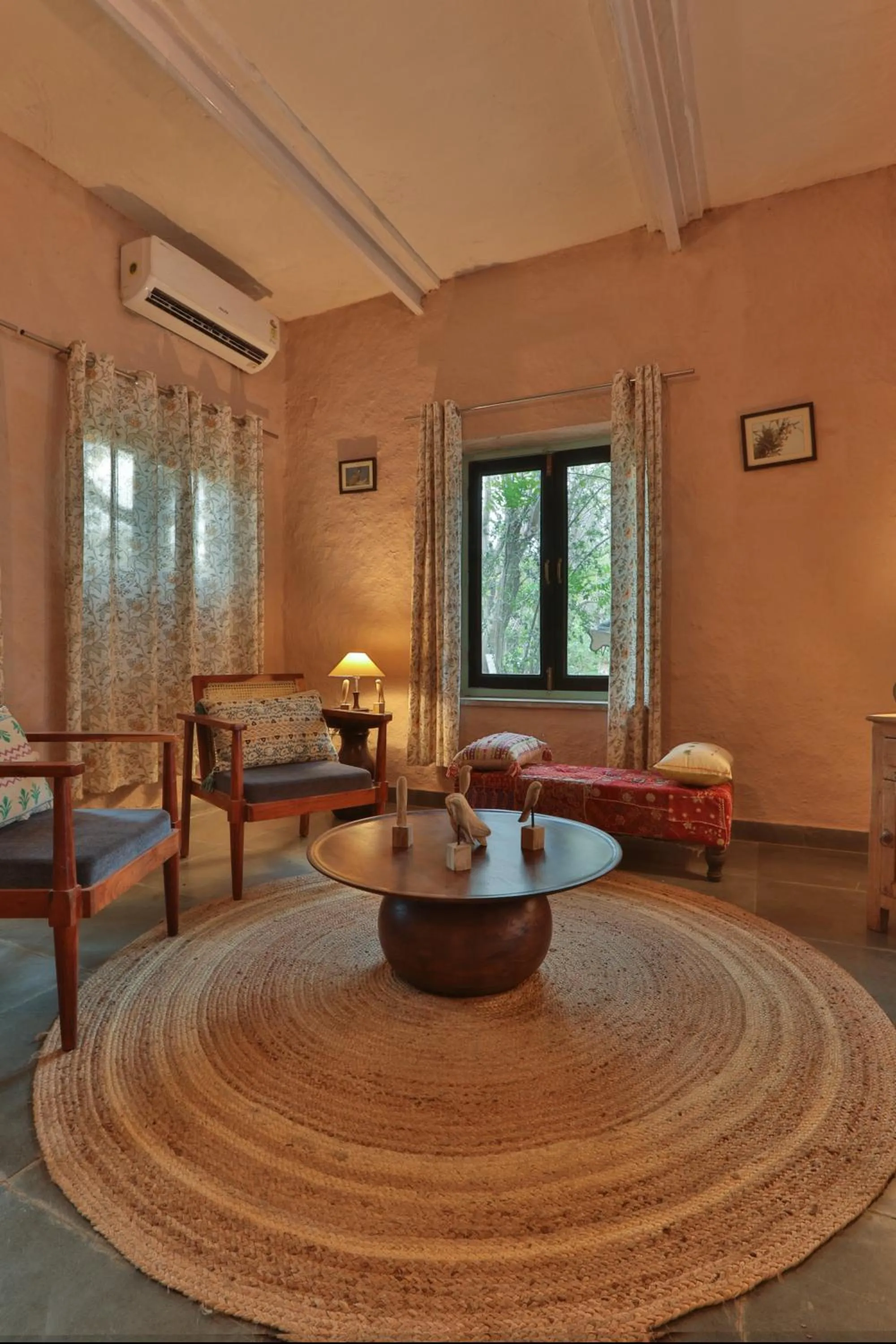 Living room in Pangarh Lake Retreat