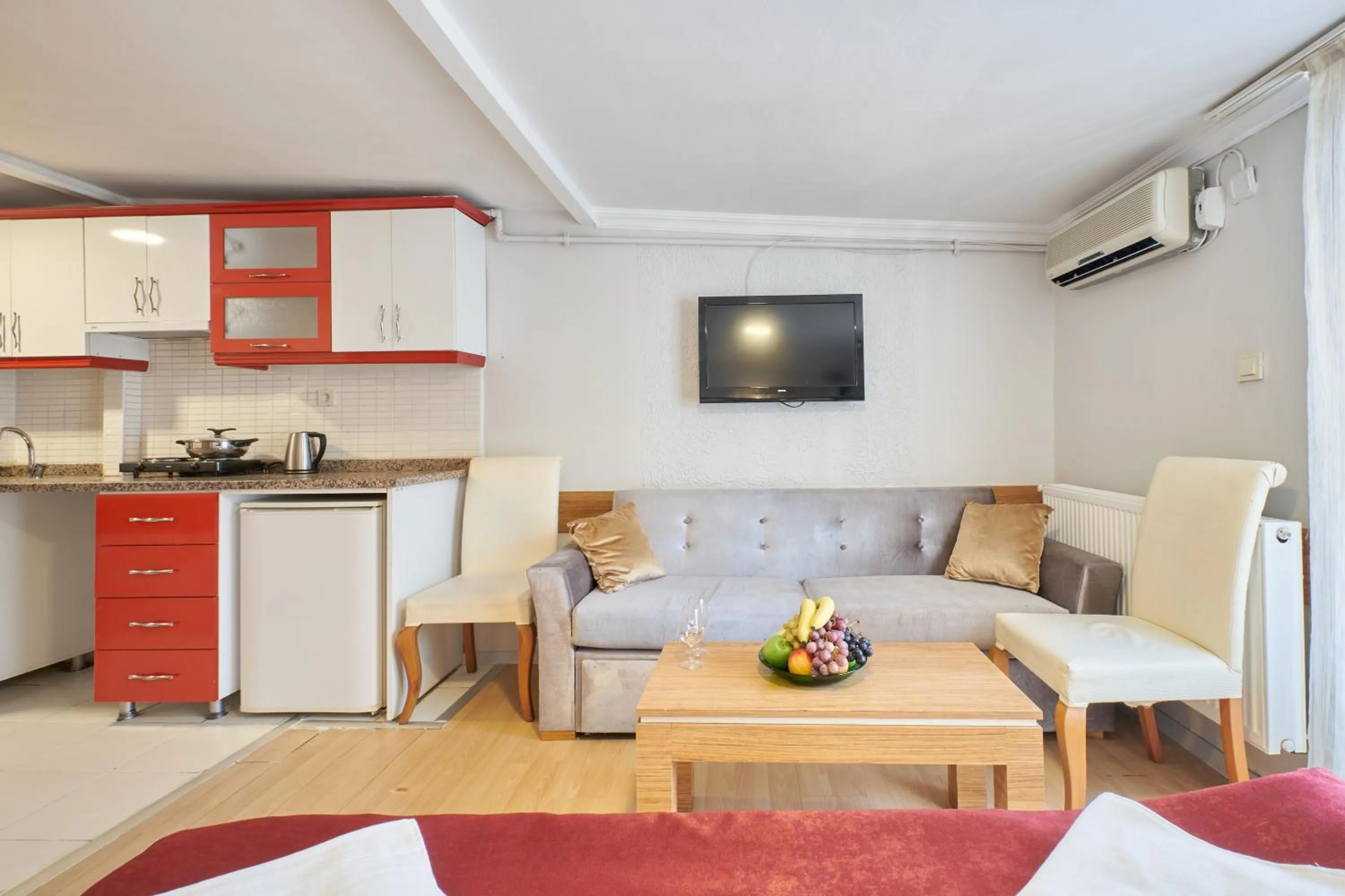 TV and multimedia in Central Suites Taksim
