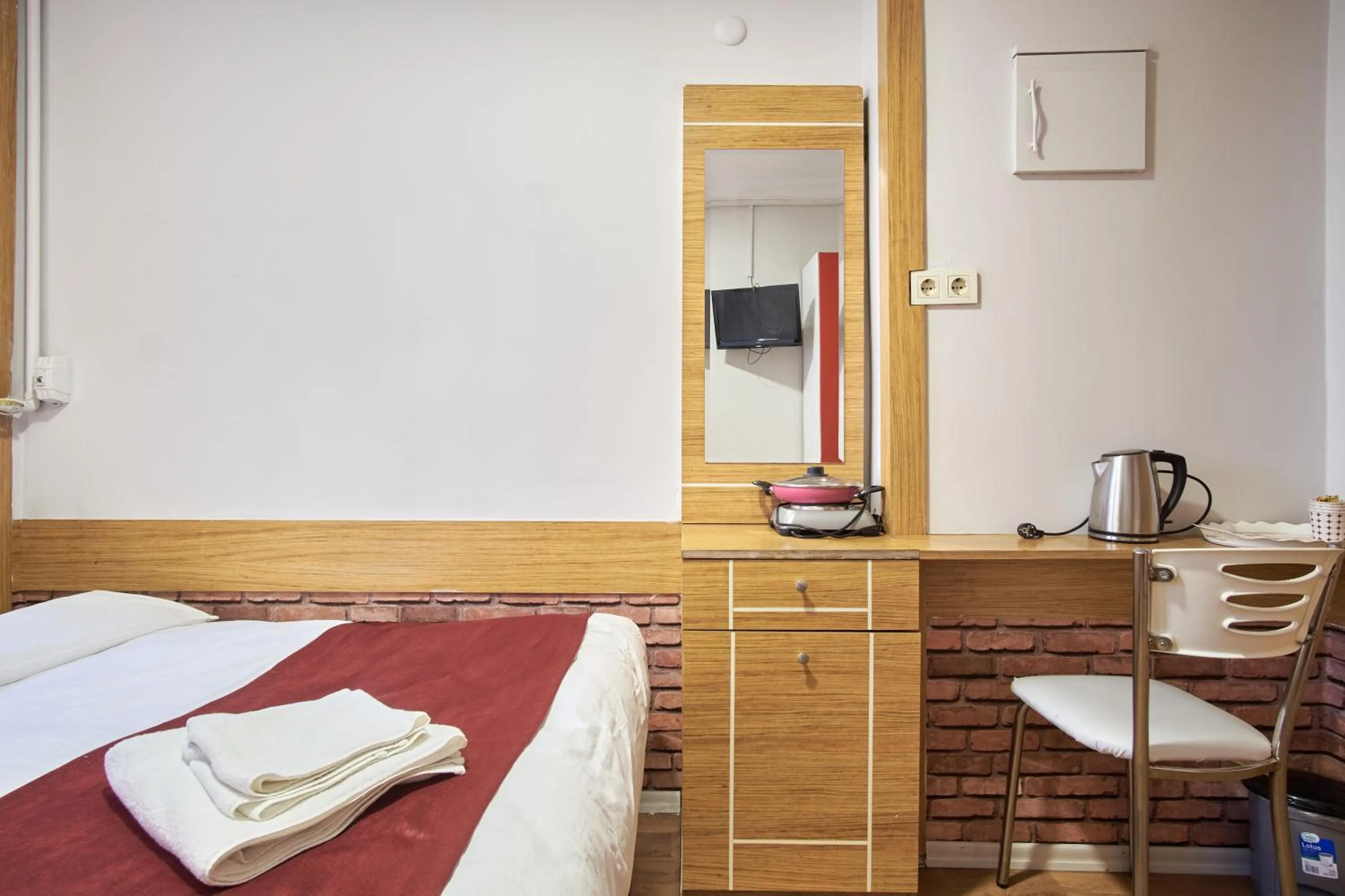 Coffee/tea facilities, Bed in Central Suites Taksim