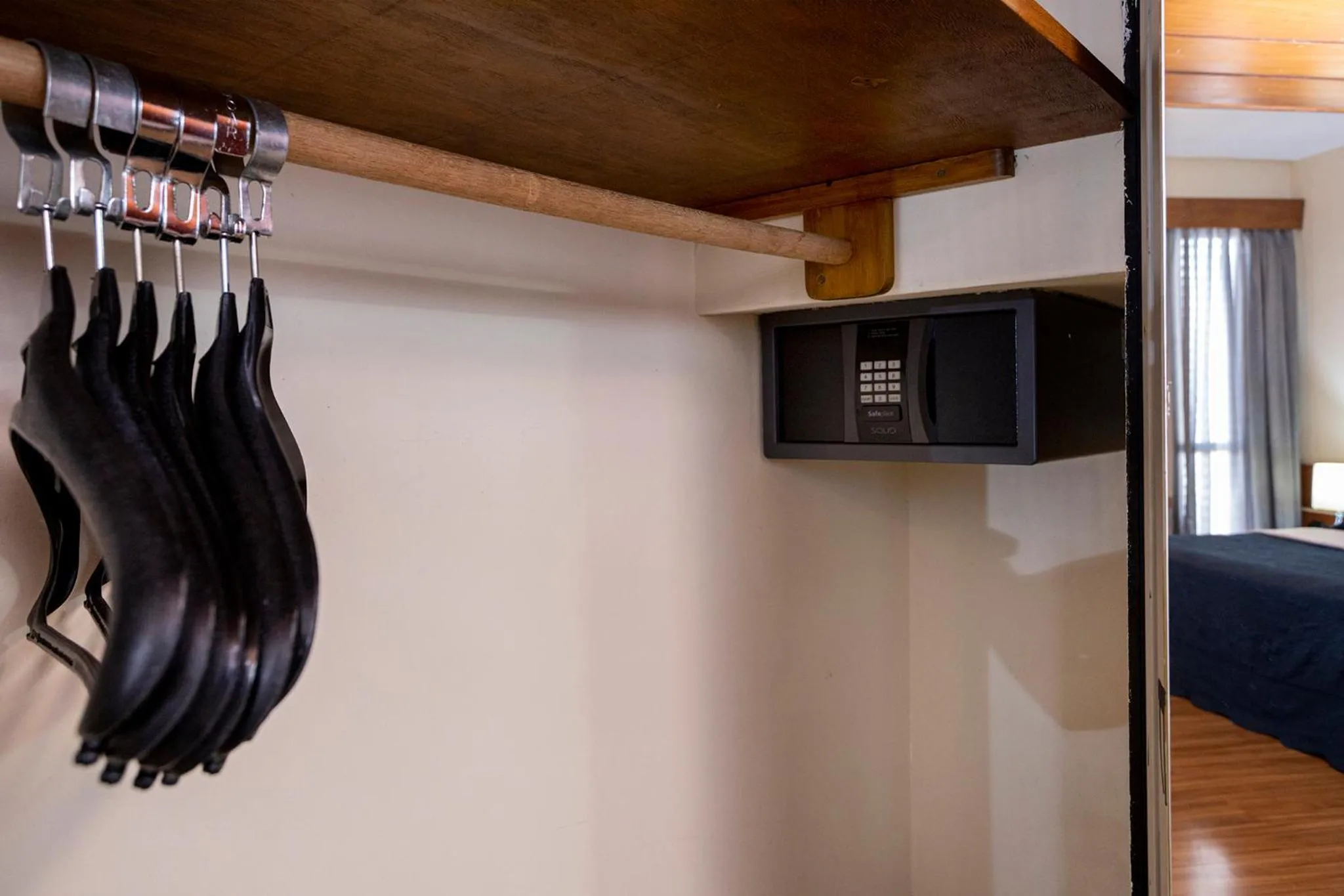 wardrobe in Nikkey Palace Hotel