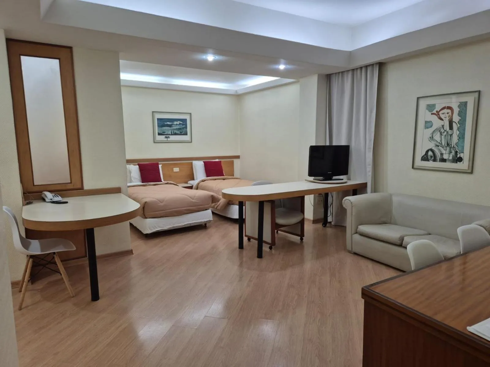 Living room in Nikkey Palace Hotel