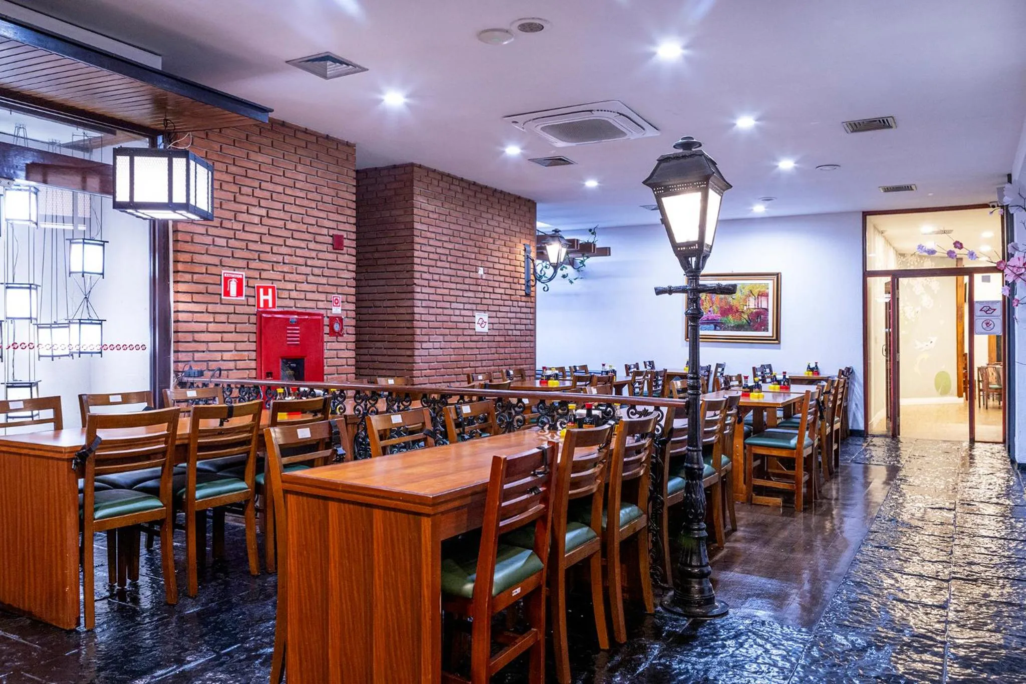 Restaurant/places to eat in Nikkey Palace Hotel