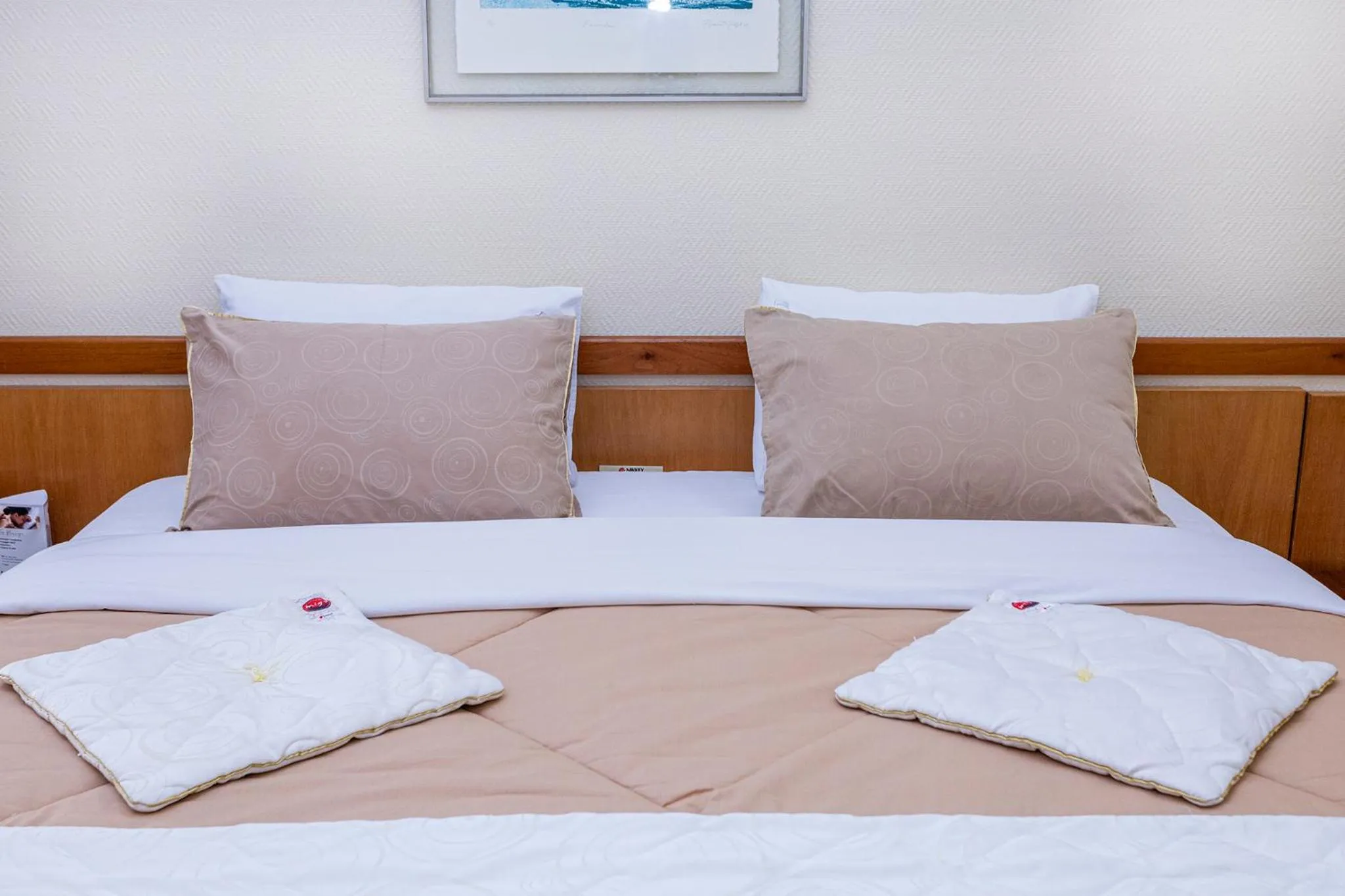 Photo of the whole room, Bed in Nikkey Palace Hotel