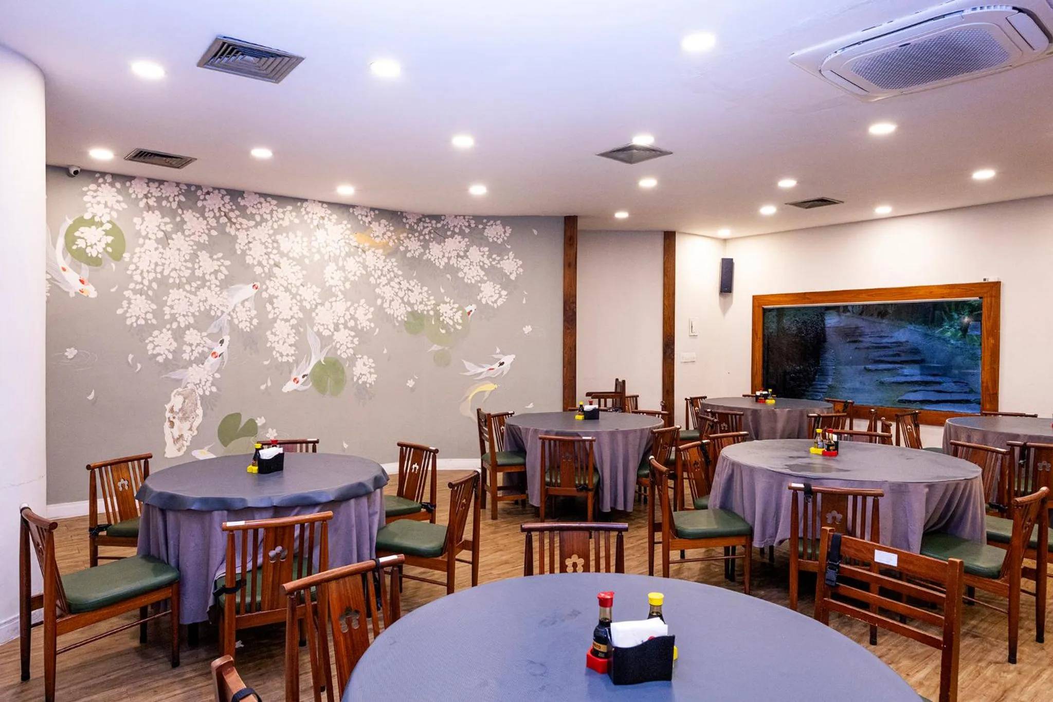 Restaurant/places to eat in Nikkey Palace Hotel