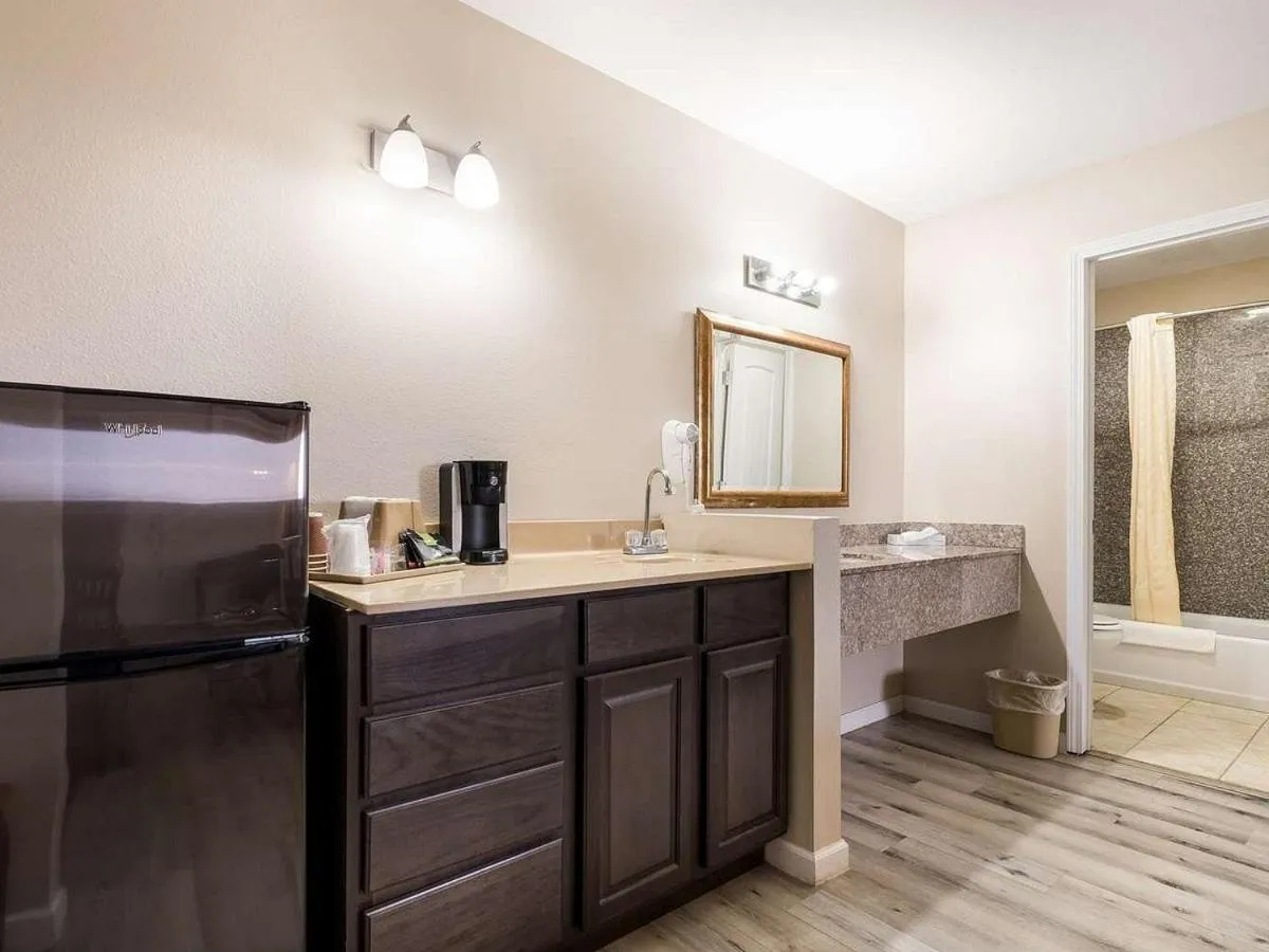 Bathroom in Americas Best Value Inn Refugio