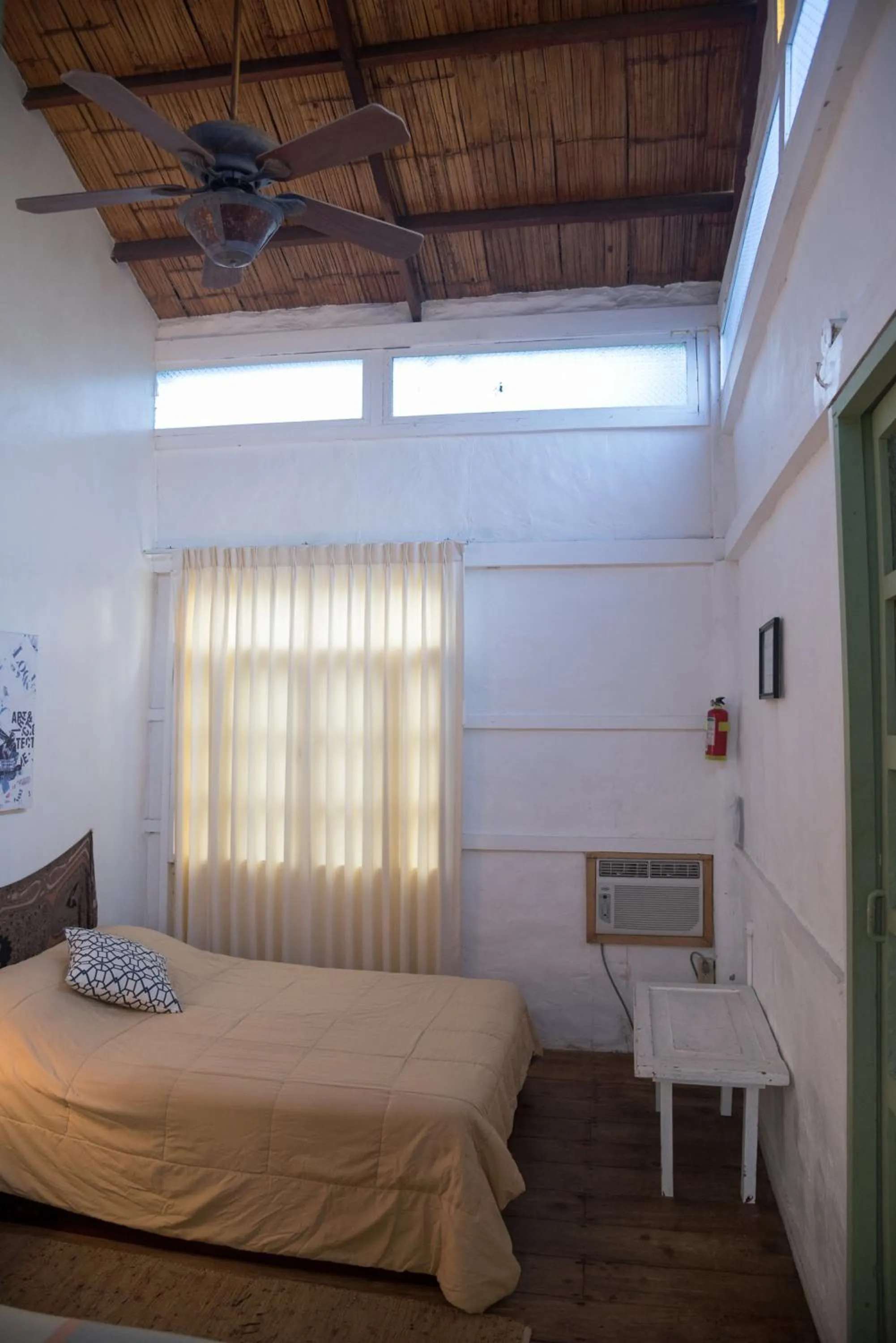Photo of the whole room, Bed in La Gondola