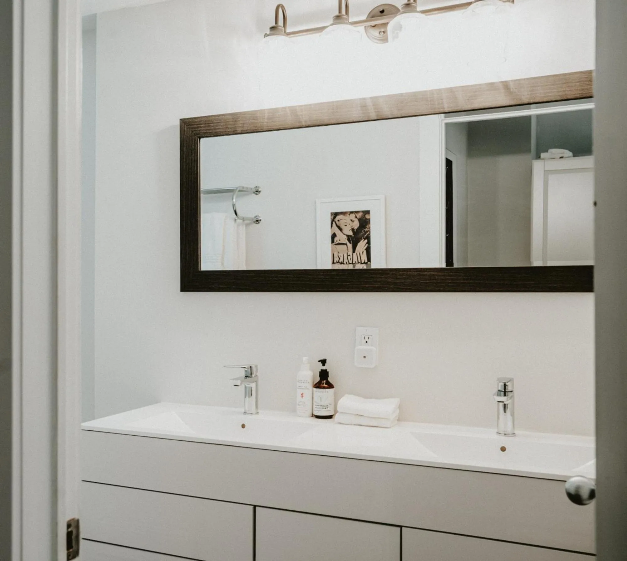 Bathroom in The Kent Motel