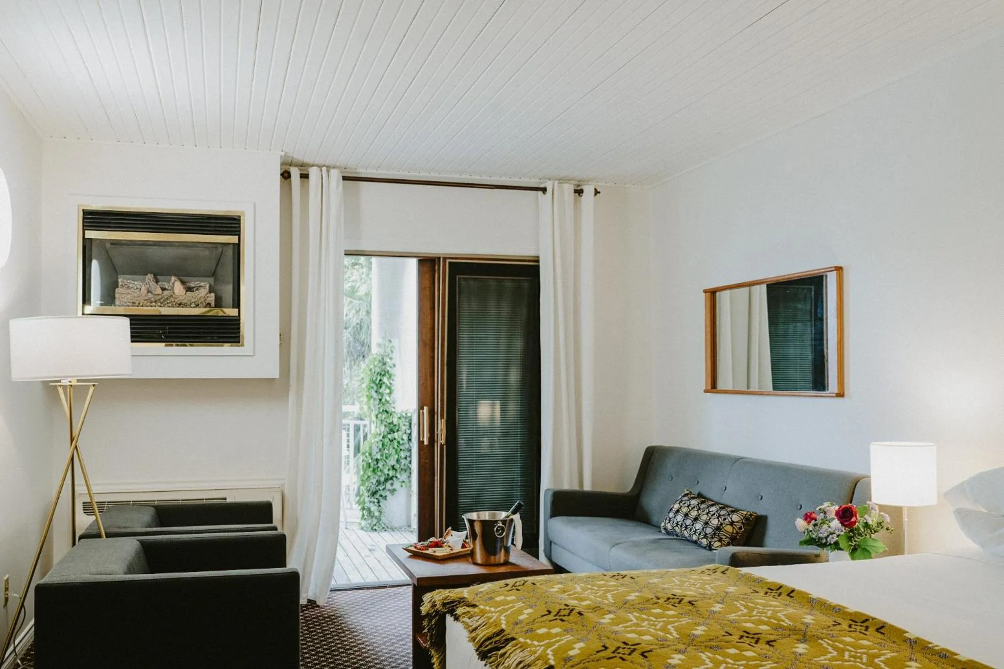 Bed in The Kent Motel