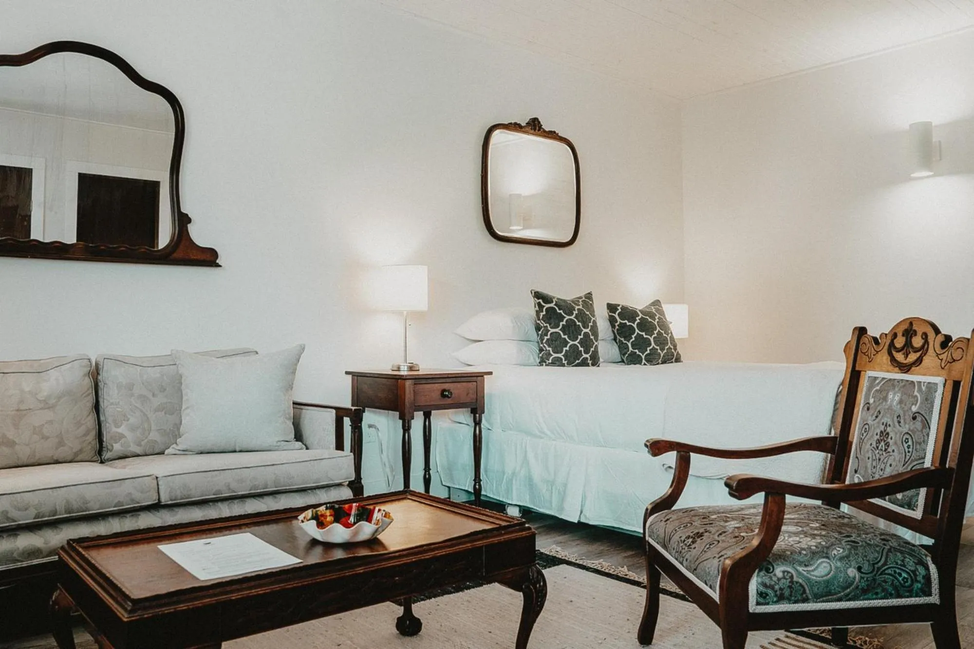 Bed in The Kent Motel