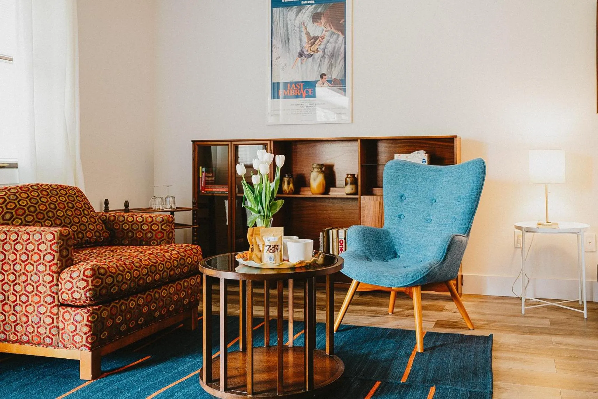 Seating area in The Kent Motel