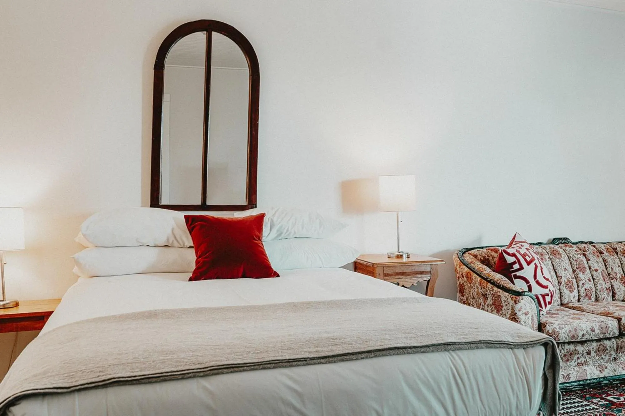 Bed in The Kent Motel