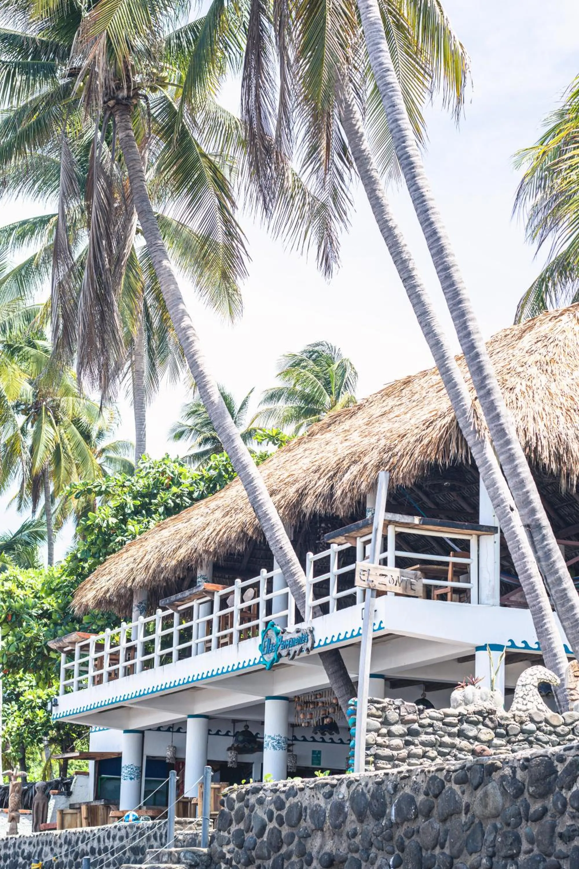 Property building in Olas Permanentes El Zonte