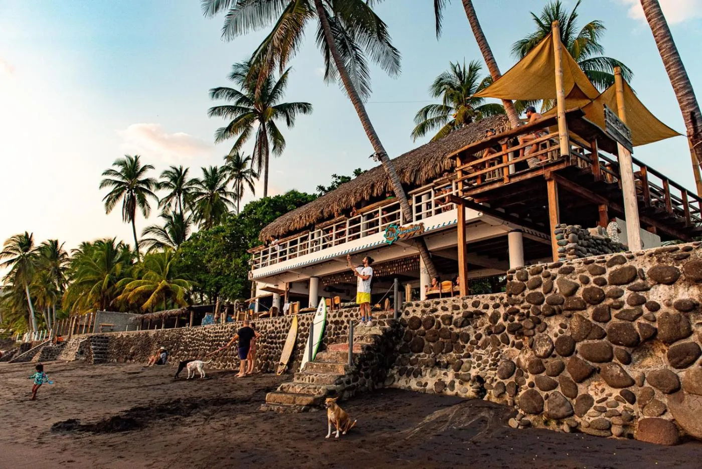 Property building in Olas Permanentes El Zonte