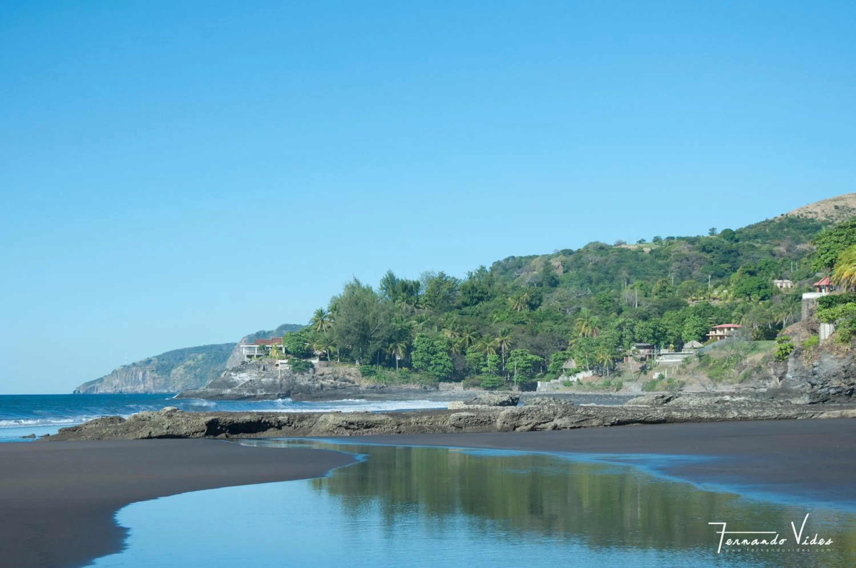 Beach in Olas Permanentes El Zonte