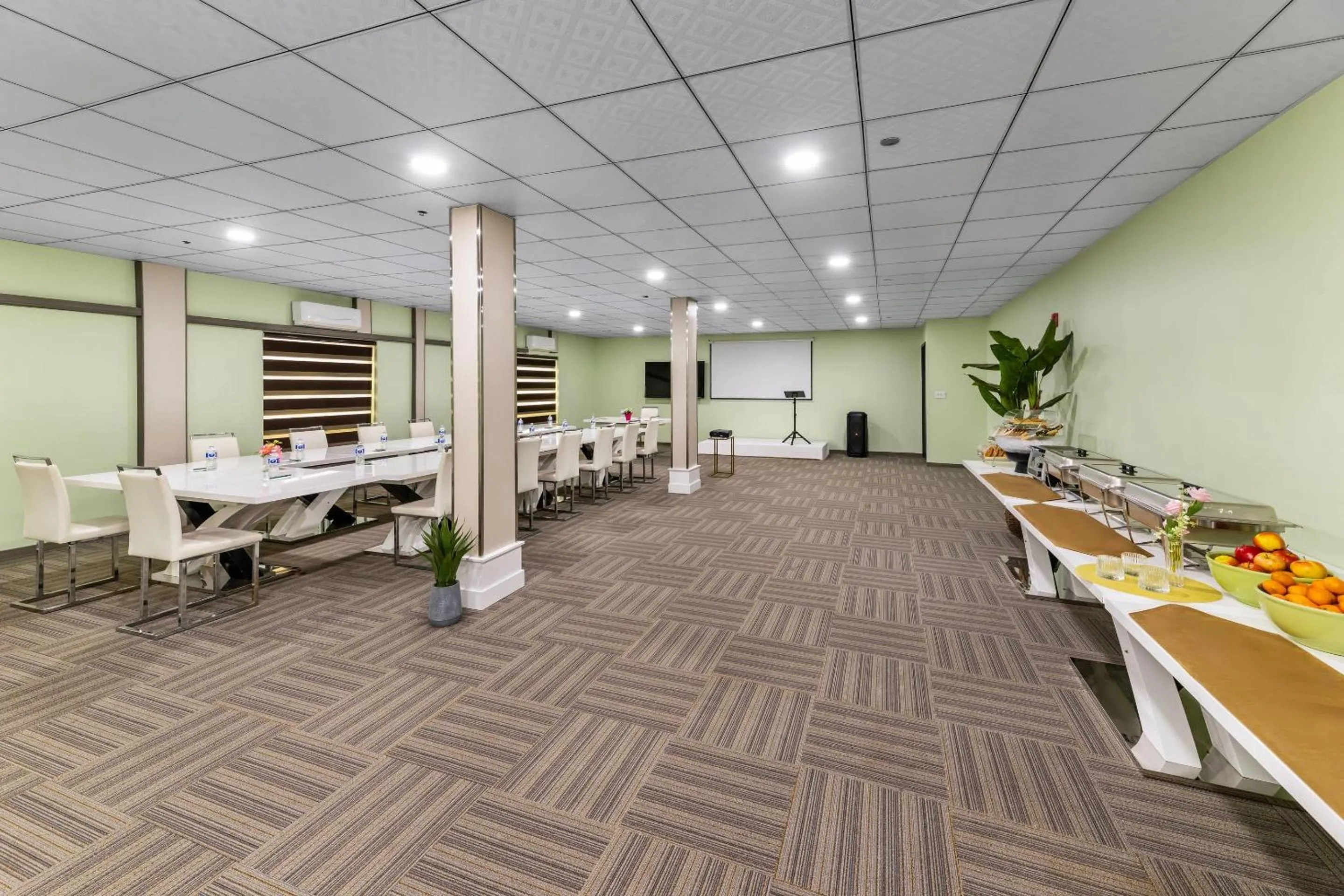 Meeting/conference room in Quality Inn Sunshine Suites