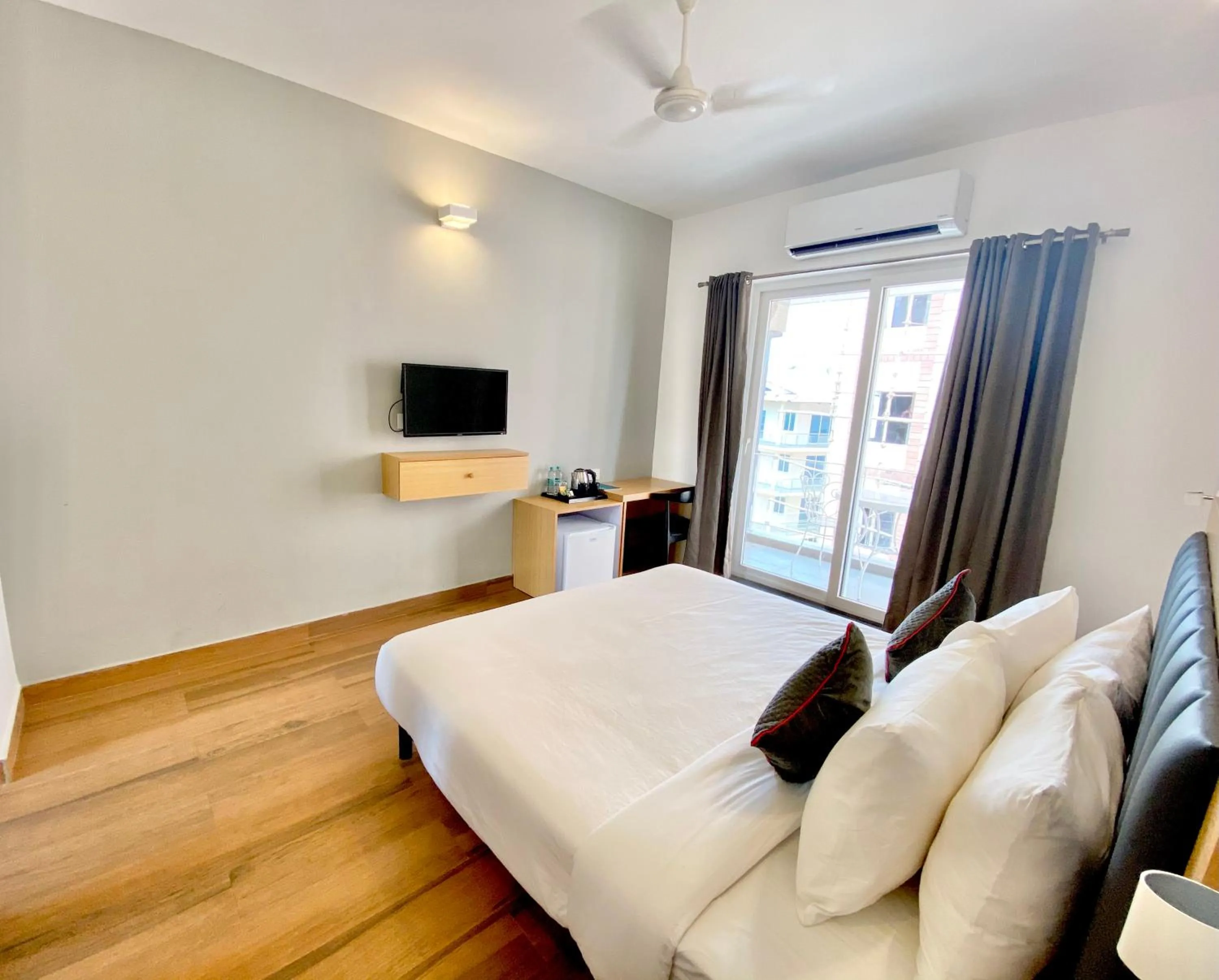 Bed in Amigos Candolim Beach