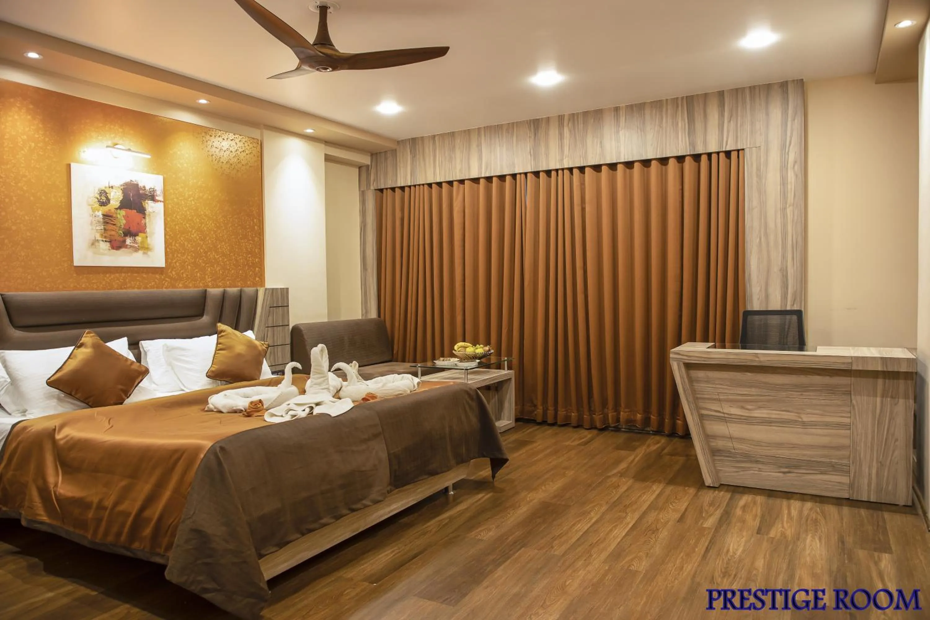 Bedroom, Bed in Hotel Rajmahal