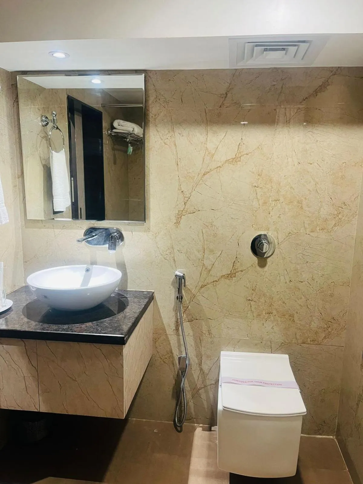Bathroom in Hotel Rajmahal