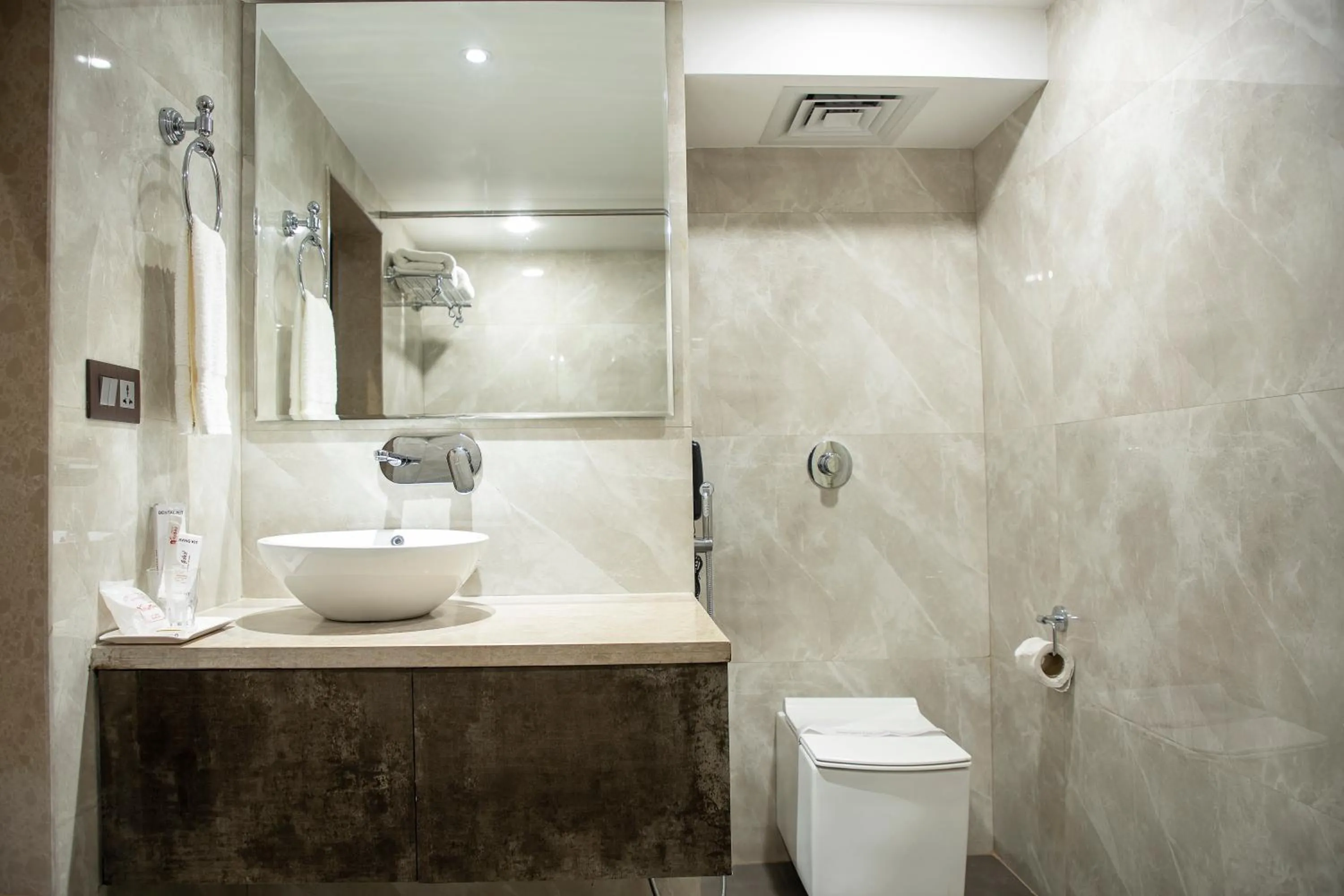 Bathroom in Hotel Rajmahal