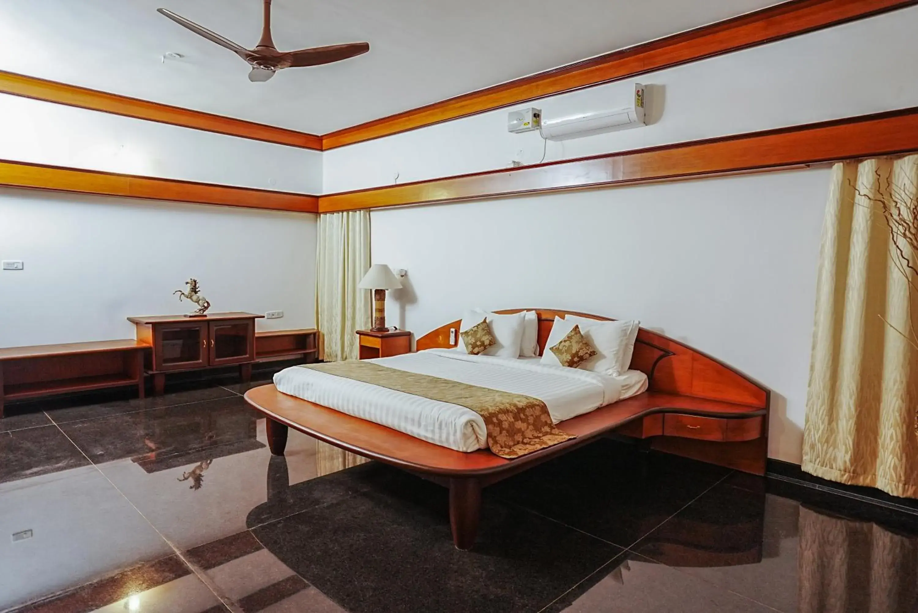 Double Room with Garden View in Unlock By Goldfinch Sakaleshpur Double Room with Garden View in Unlock By Goldfinch Sakaleshpur