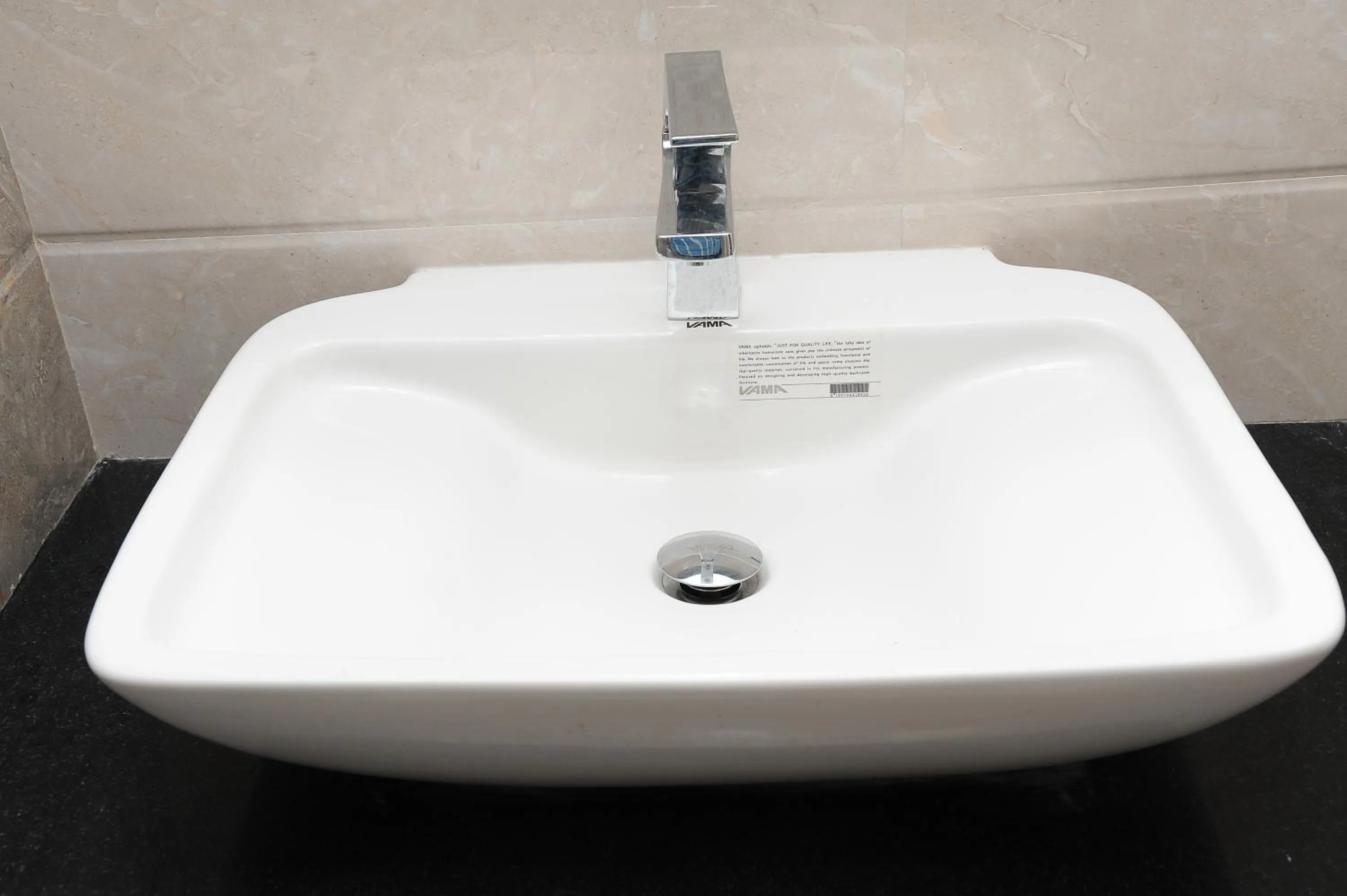 Bathroom in crystal inn