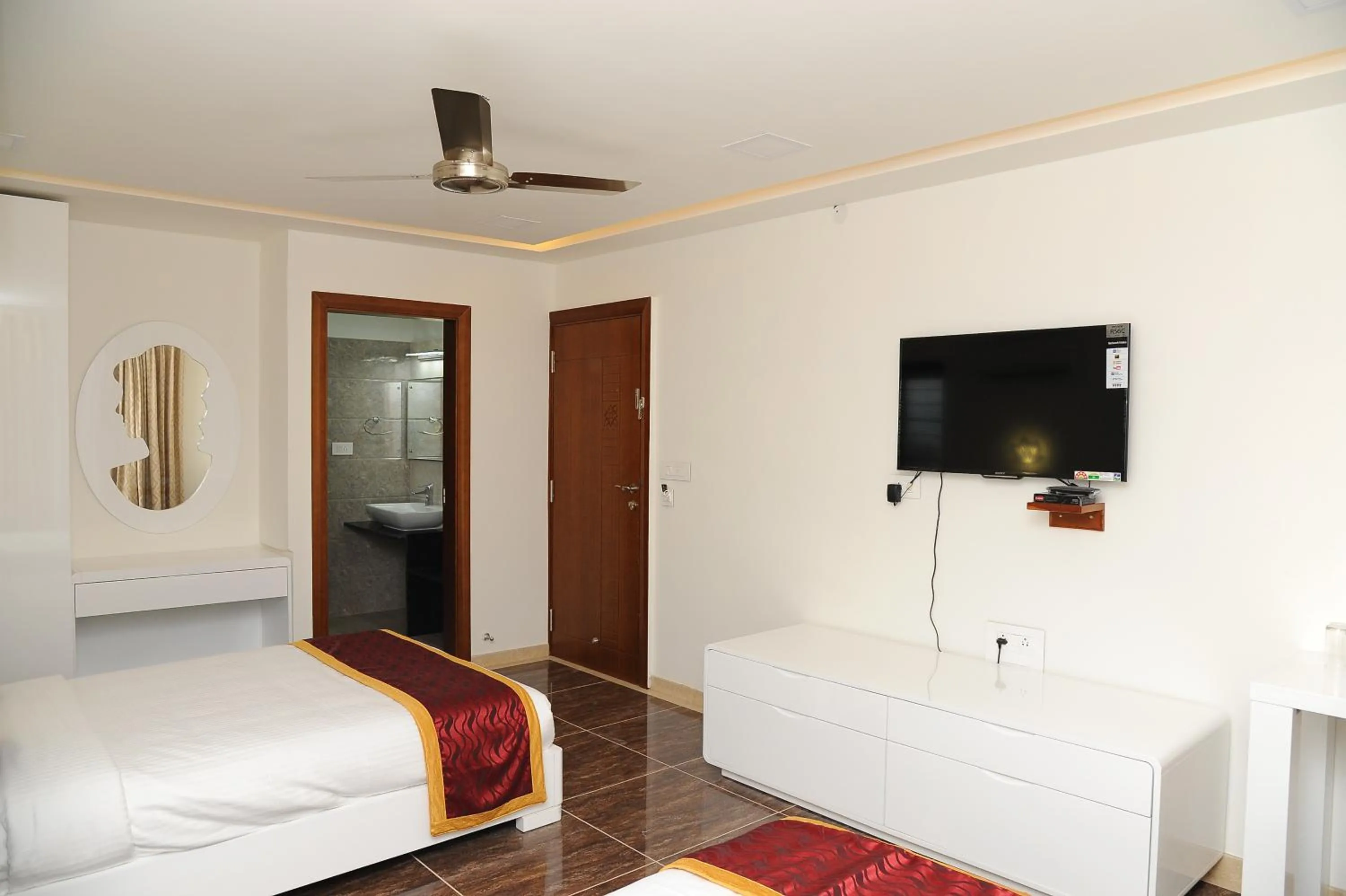 TV and multimedia, Bed in crystal inn