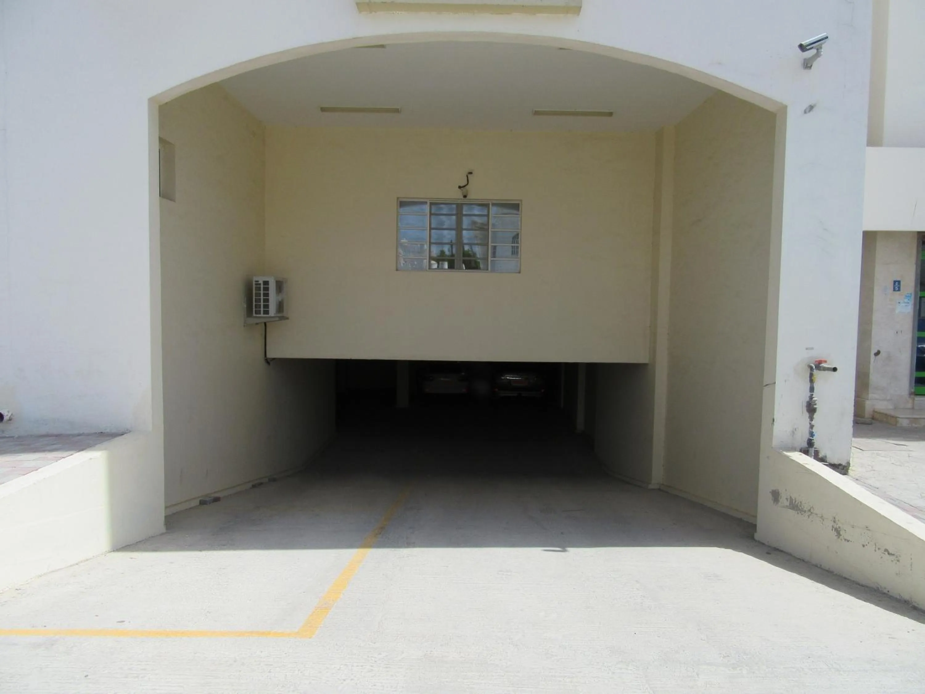 Day in Al Ferdous Hotel Apartments