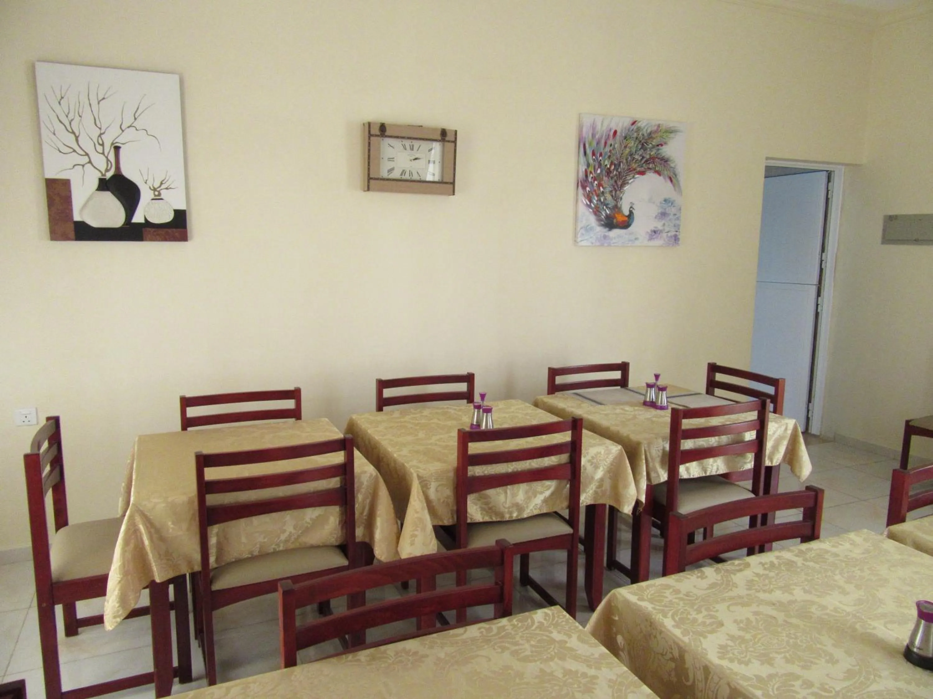 Al Ferdous Hotel Apartments