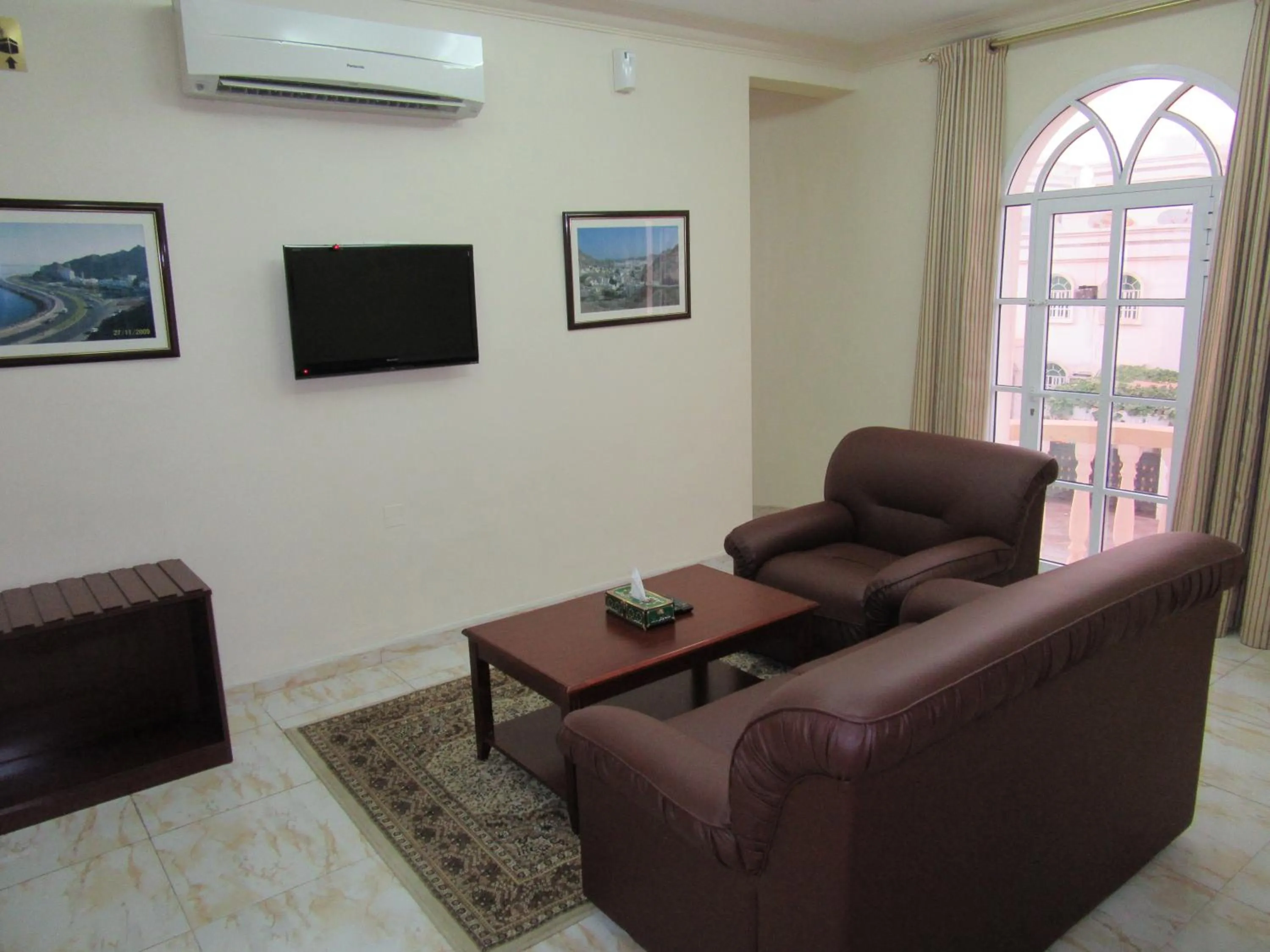 Living room in Al Ferdous Hotel Apartments