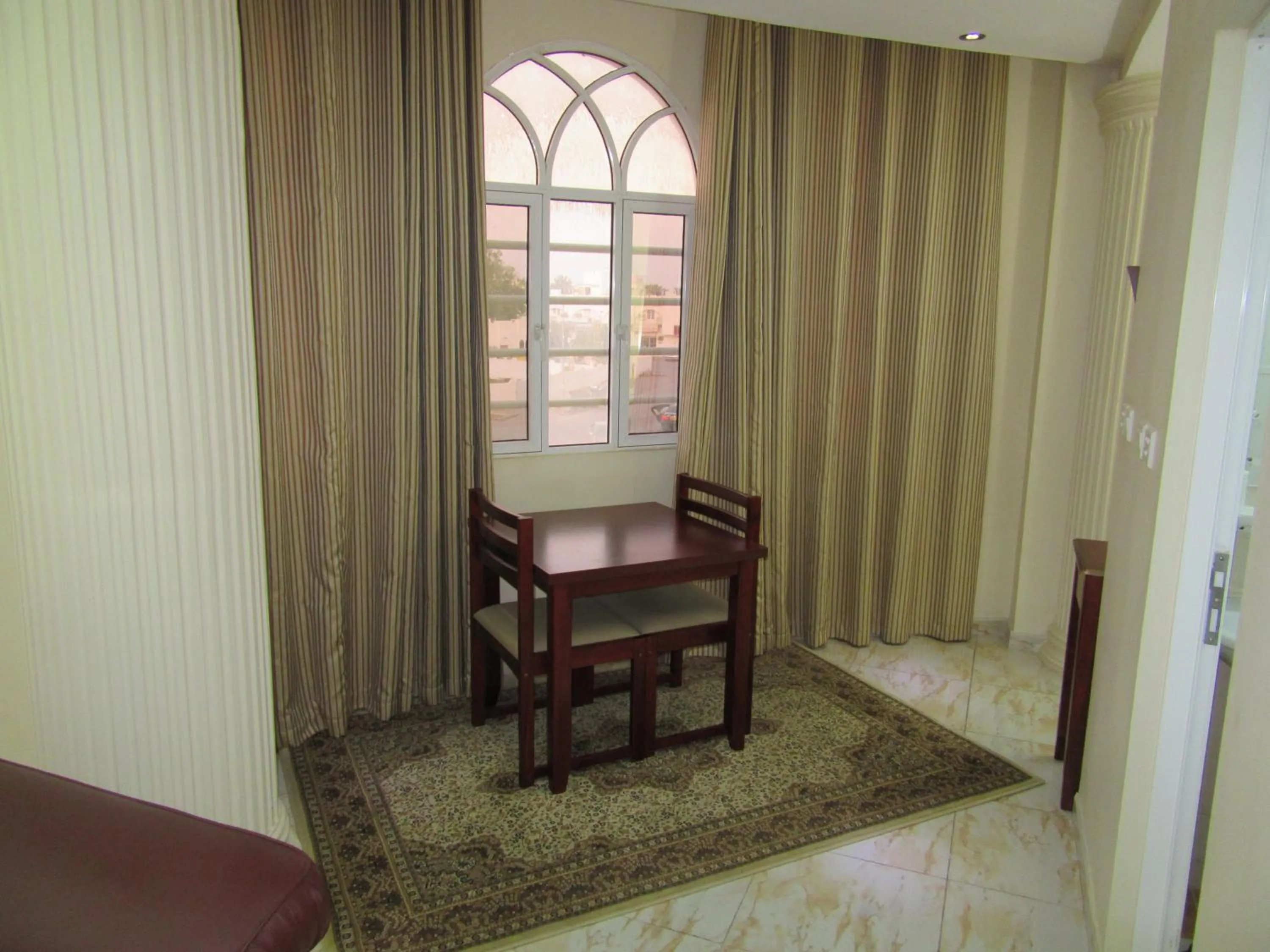 Dining area in Al Ferdous Hotel Apartments