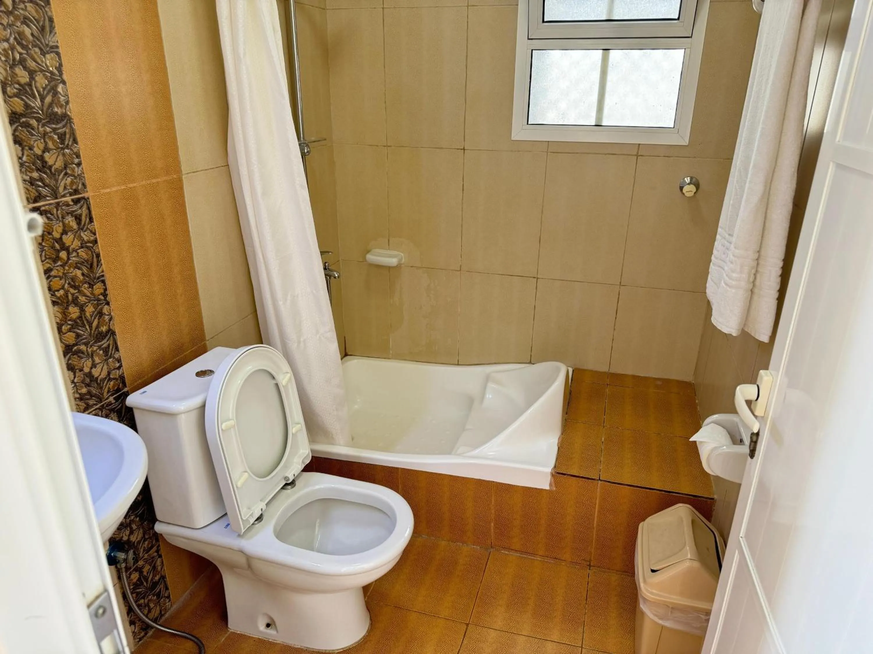 Al Ferdous Hotel Apartments