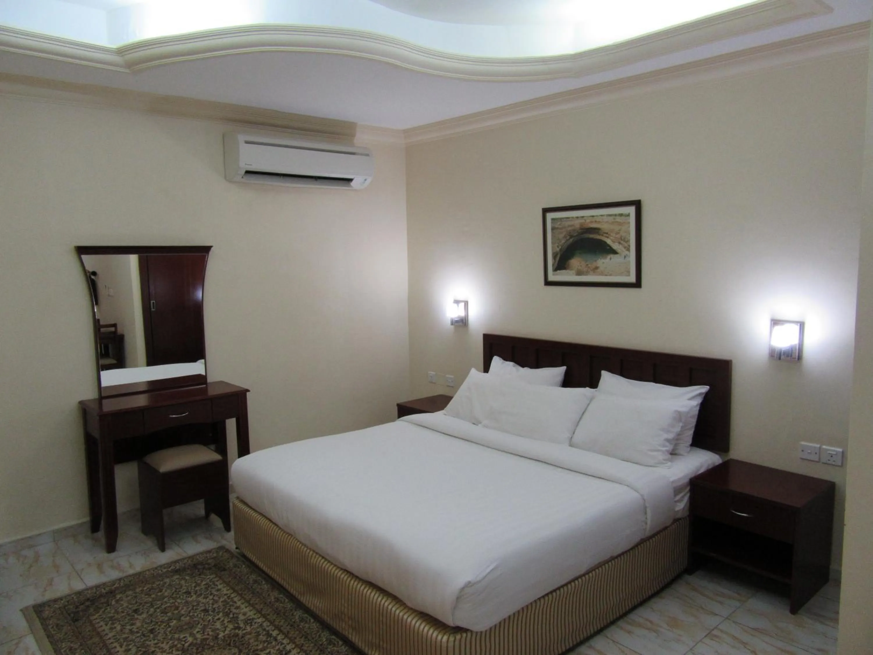 Bed in Al Ferdous Hotel Apartments