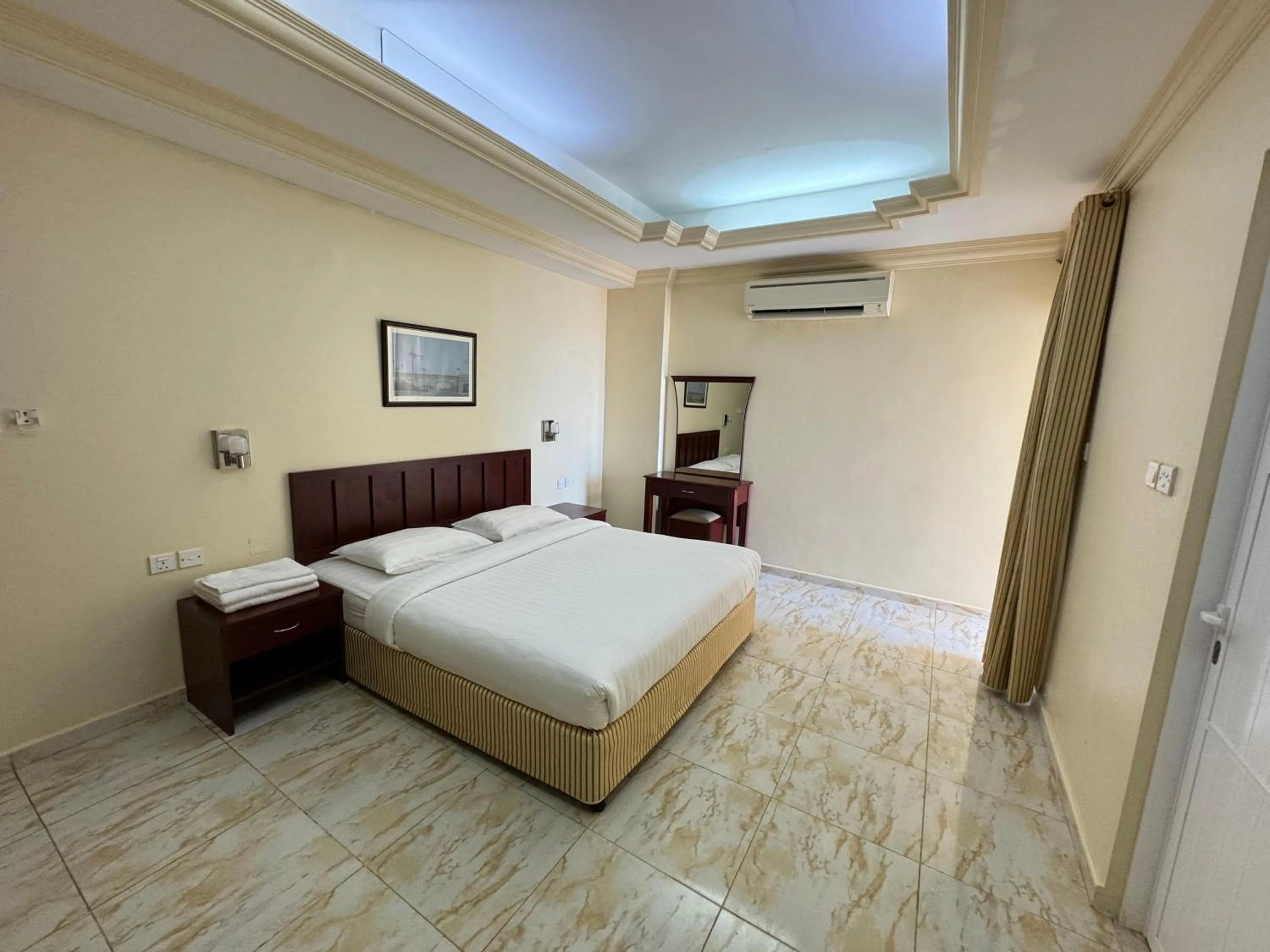 Bed in Al Ferdous Hotel Apartments