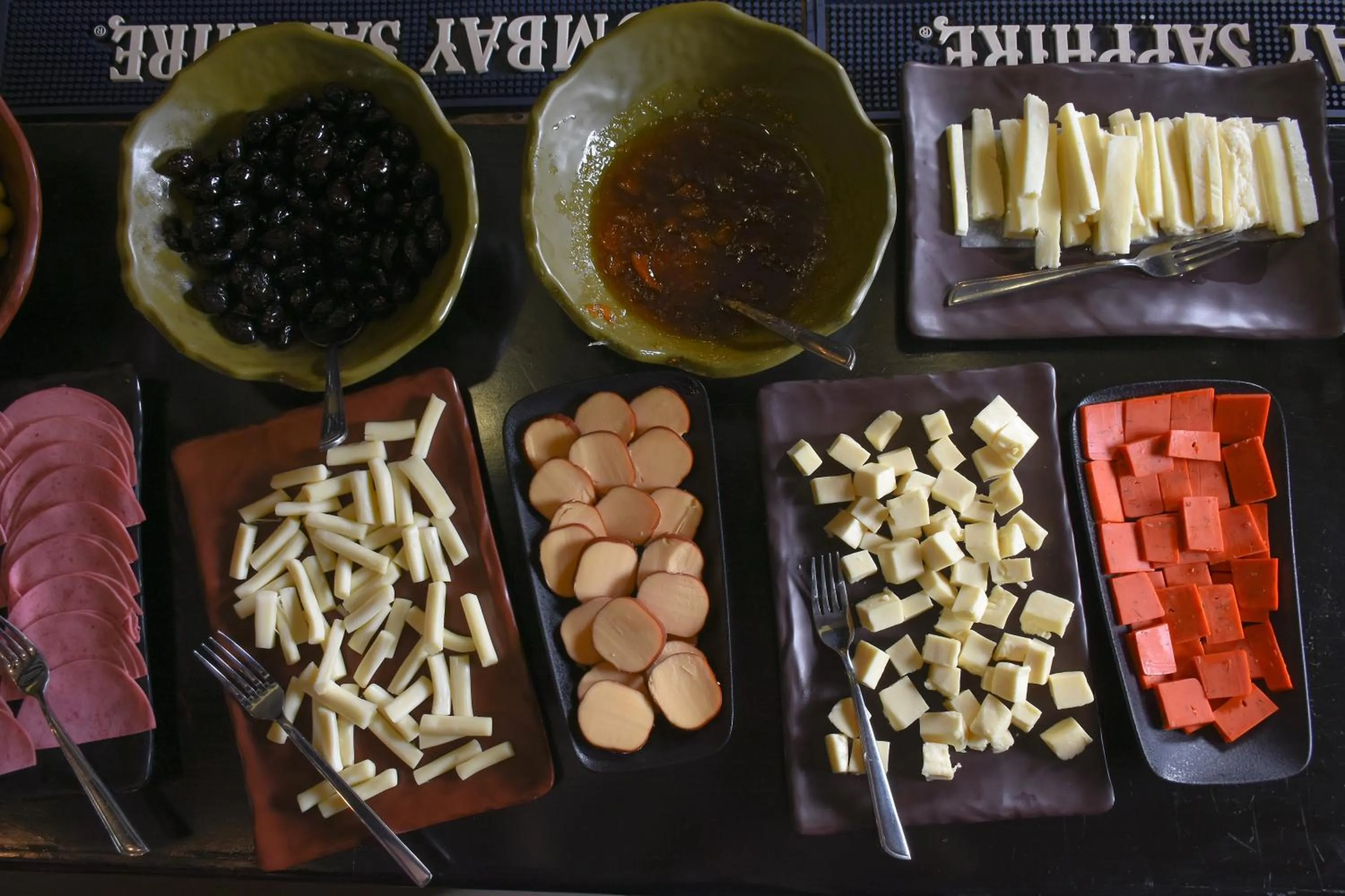 Buffet breakfast in Asenappar Hotel