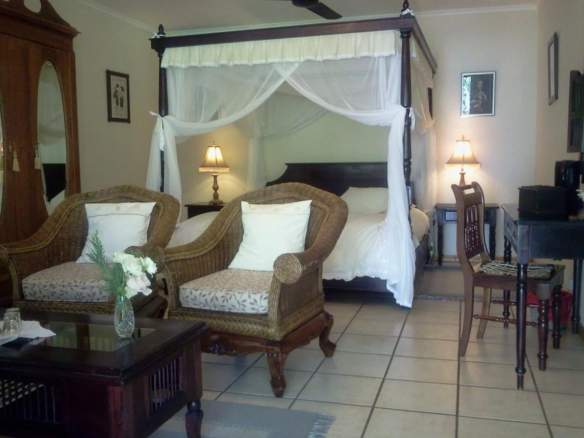 Bed in Saxe-Coburg Lodge