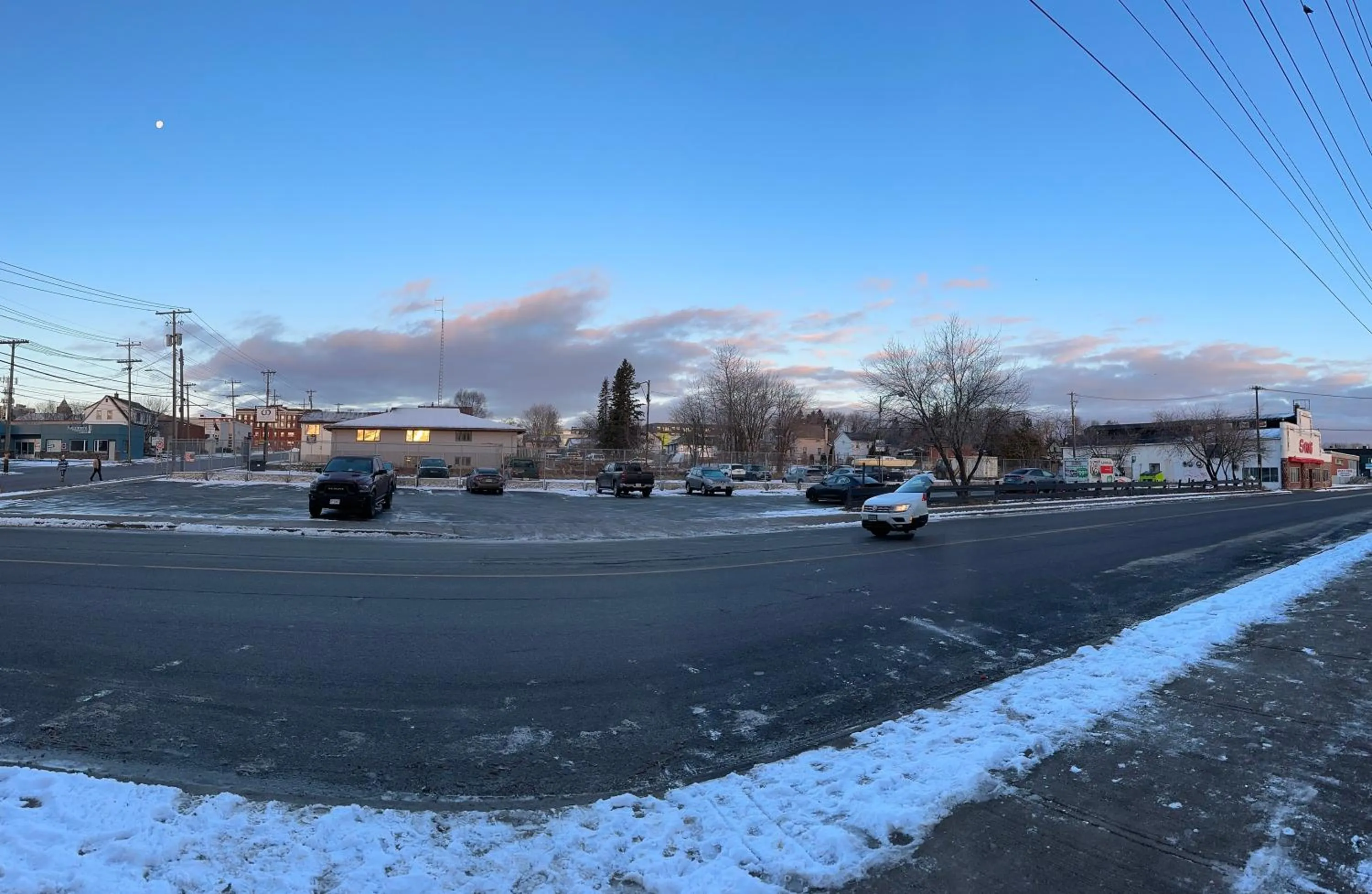 Parking in Superior Shores Hotel, BW Signature Collection by Best Western