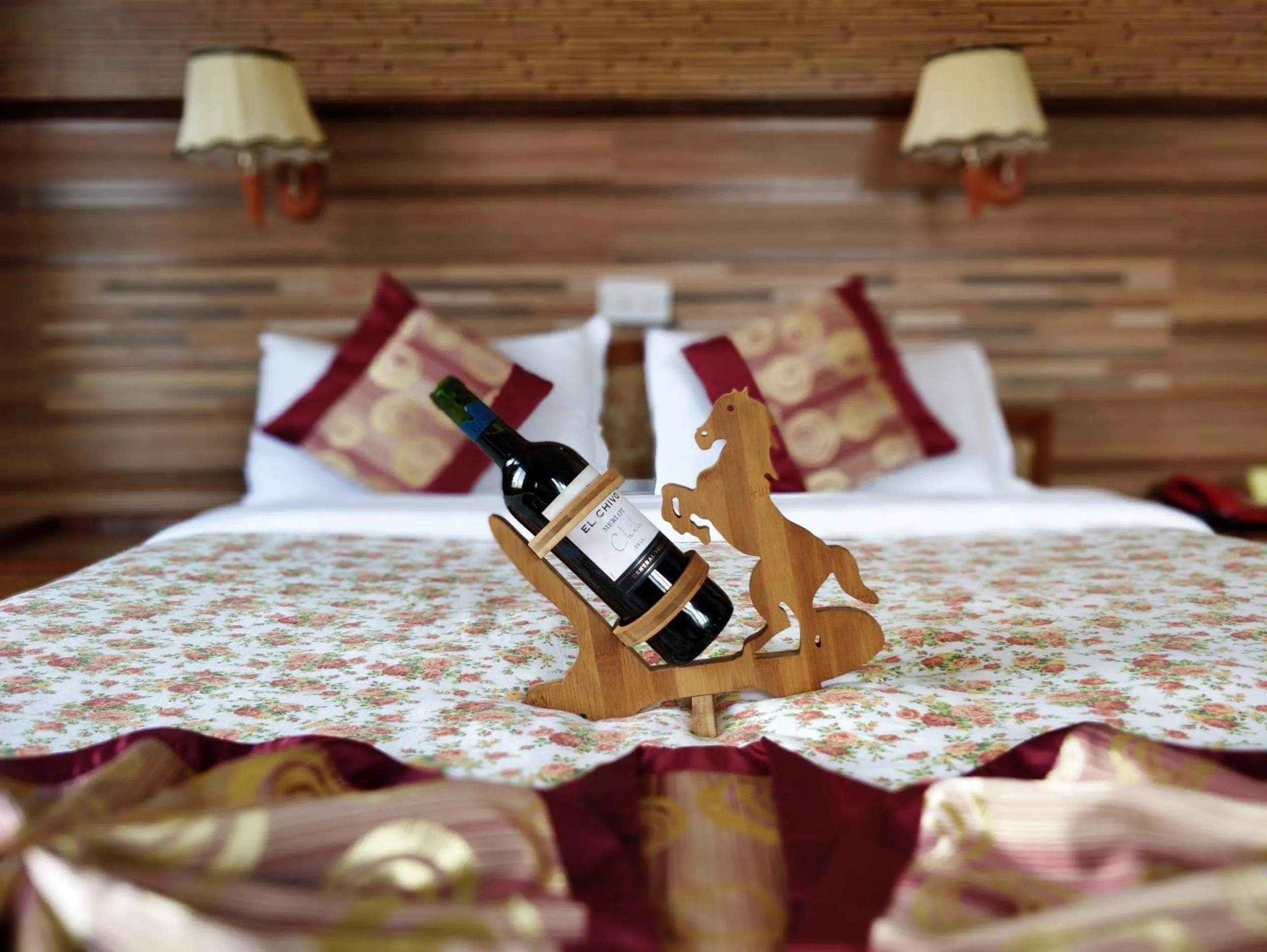 Drinks, Bed in Hotel Tulsi