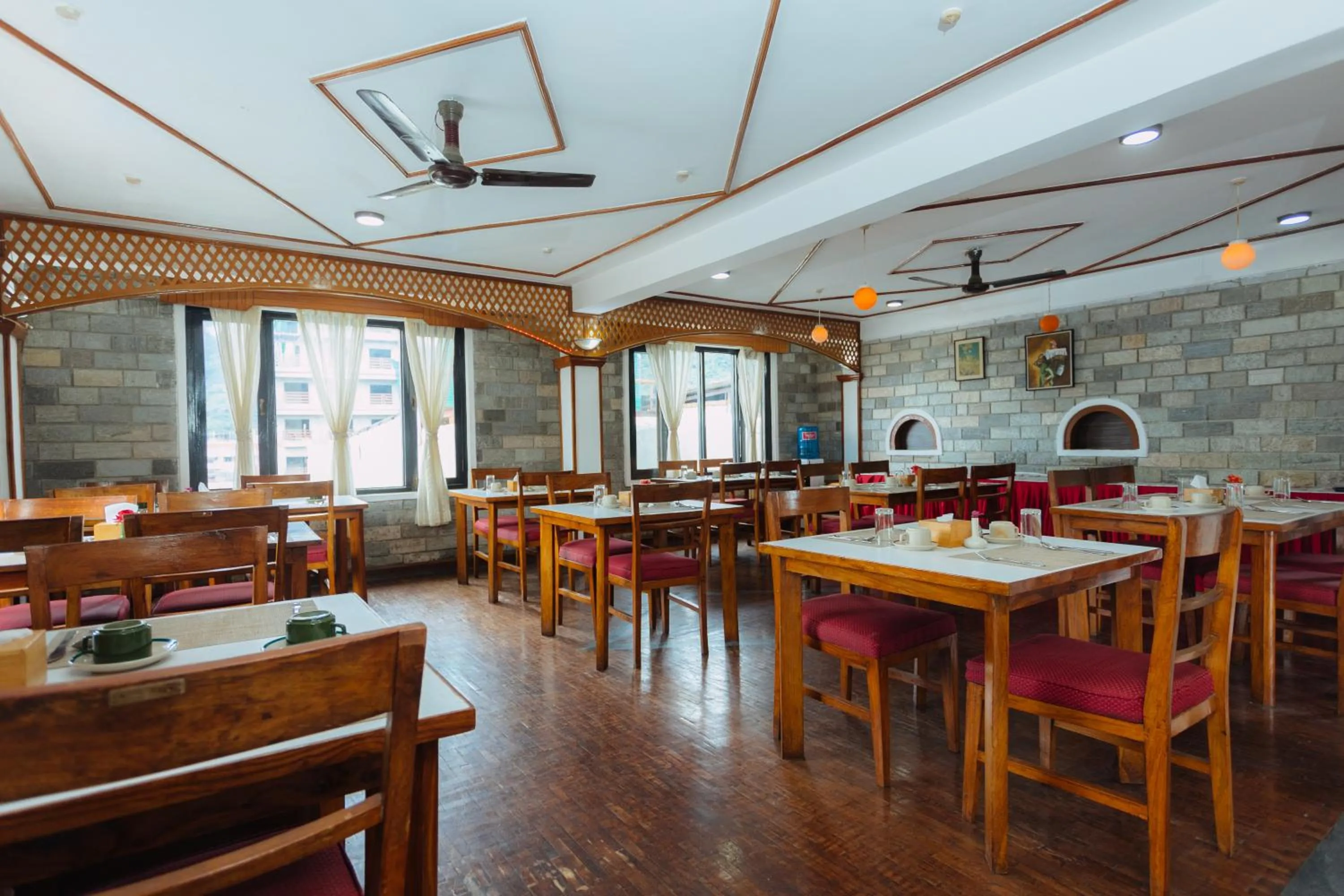 Restaurant/places to eat in Hotel Tulsi