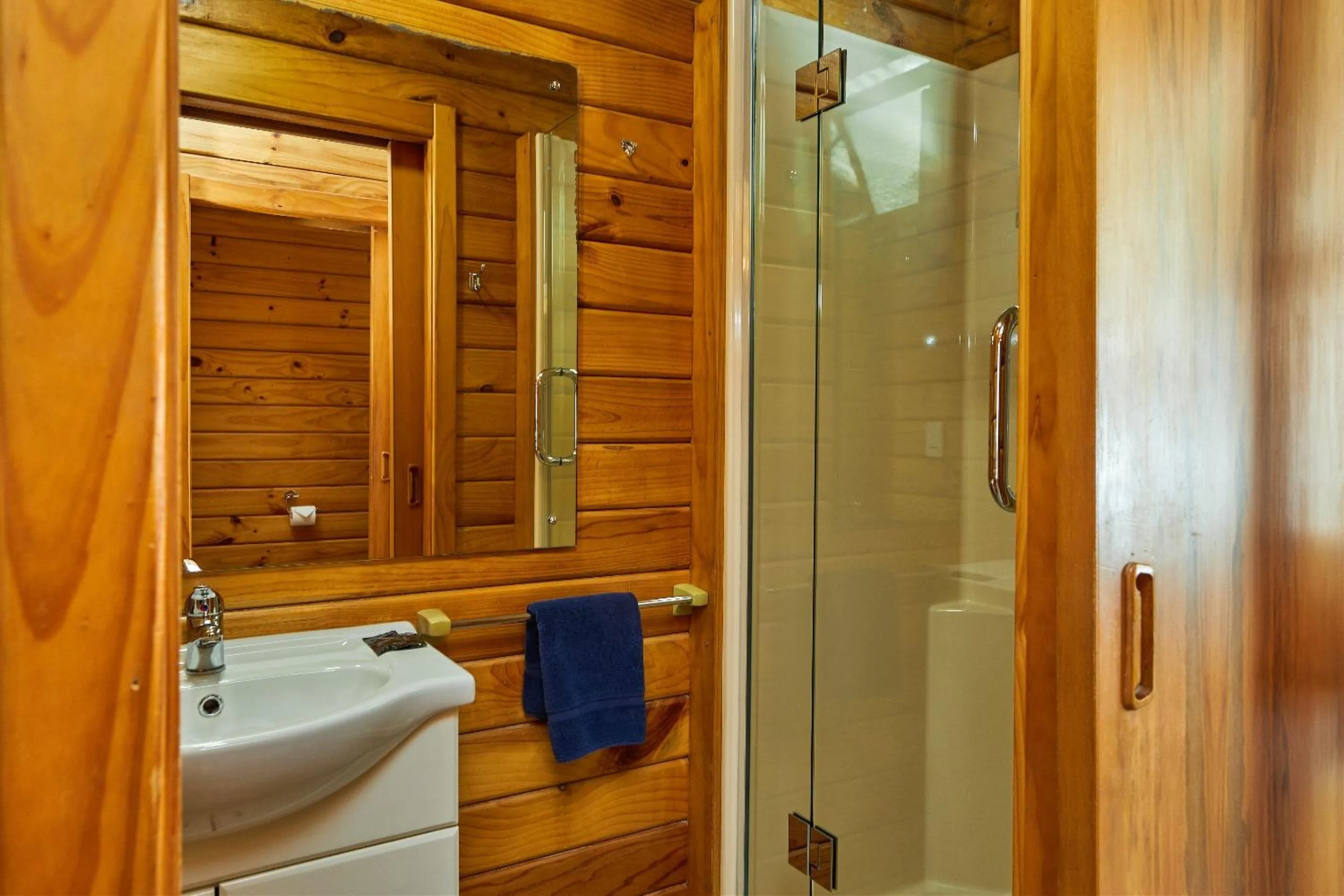 Bathroom in Panorama Motel