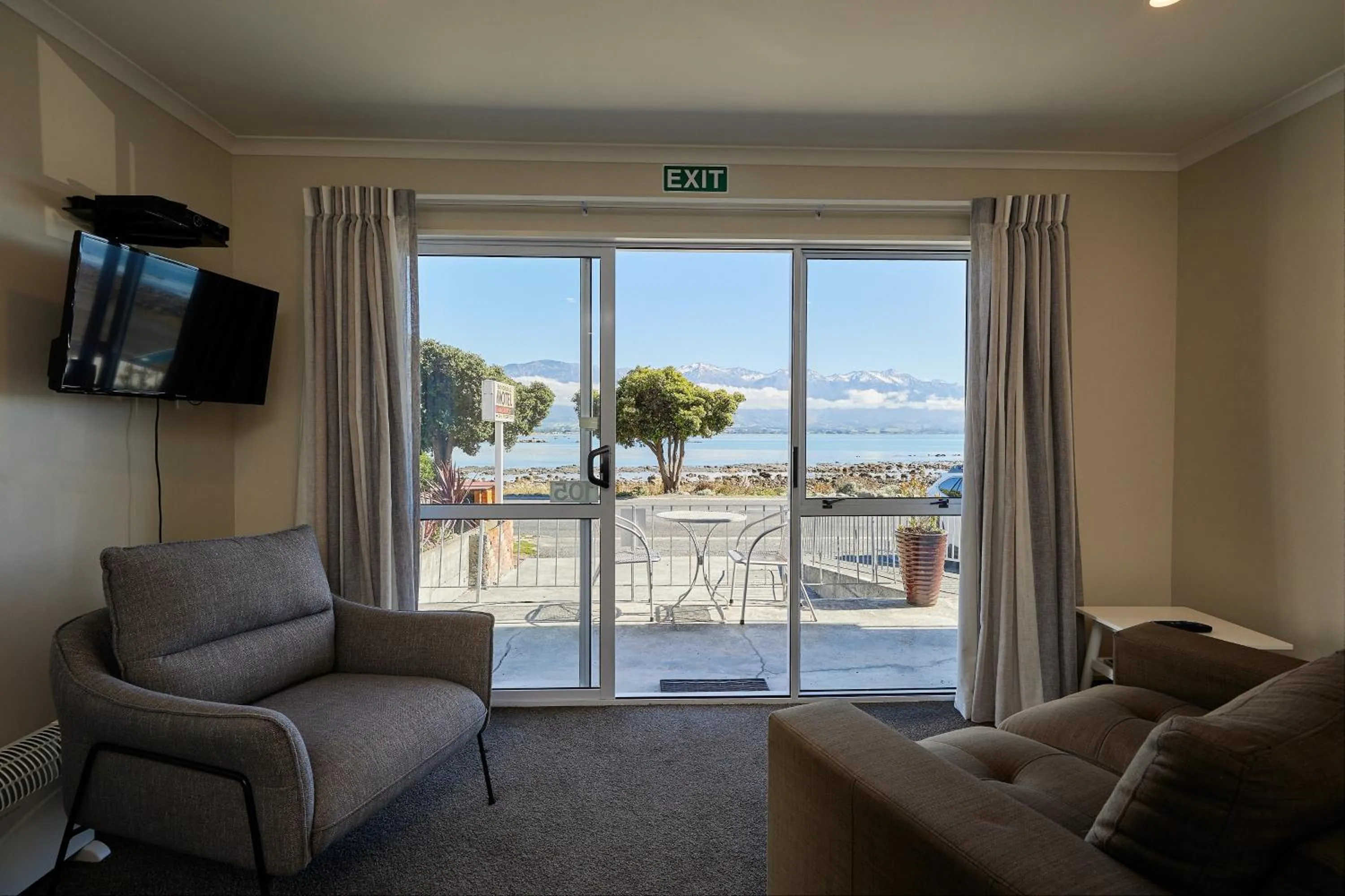 Seating area in Panorama Motel